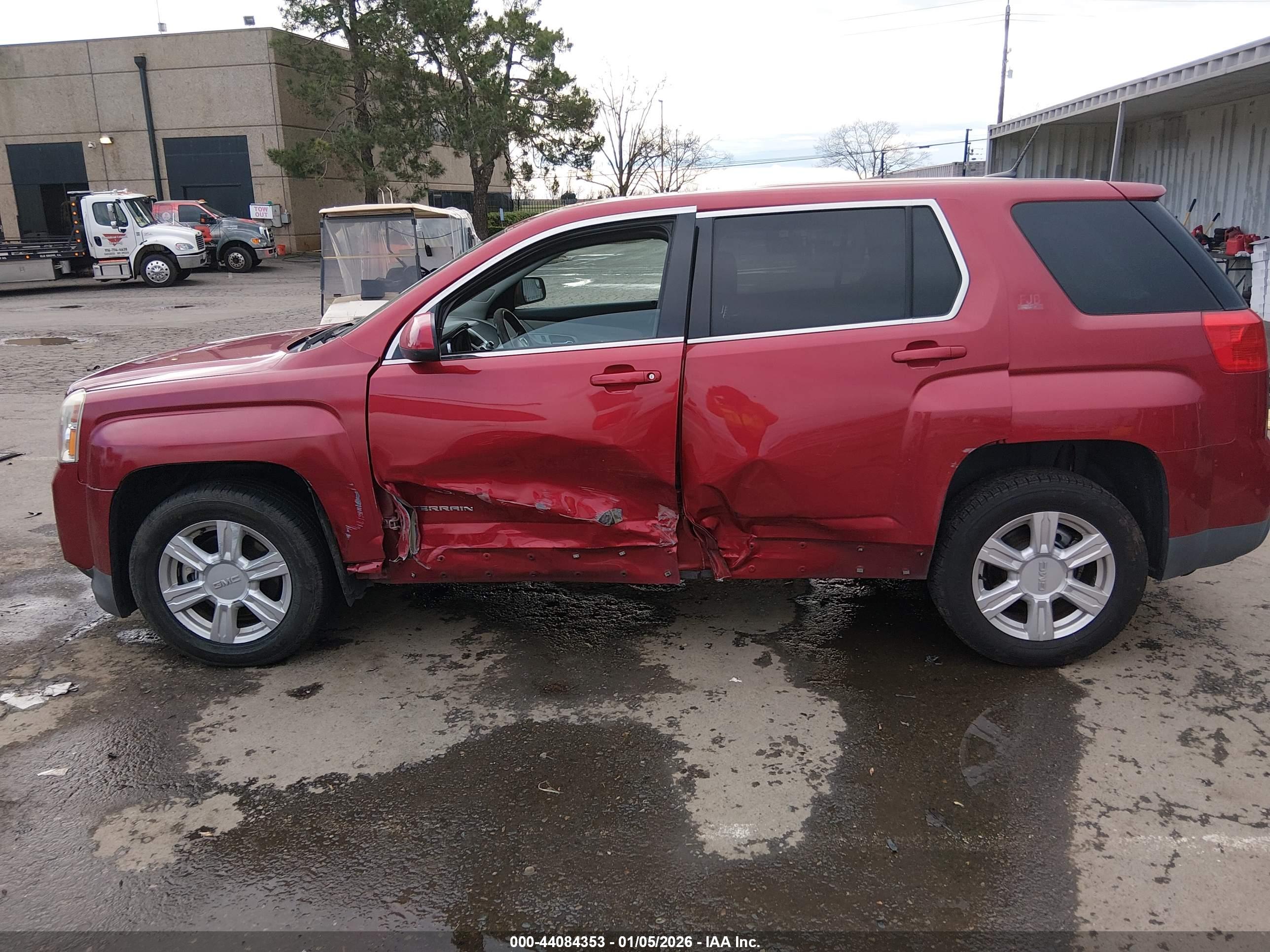 GMC TERRAIN image 6