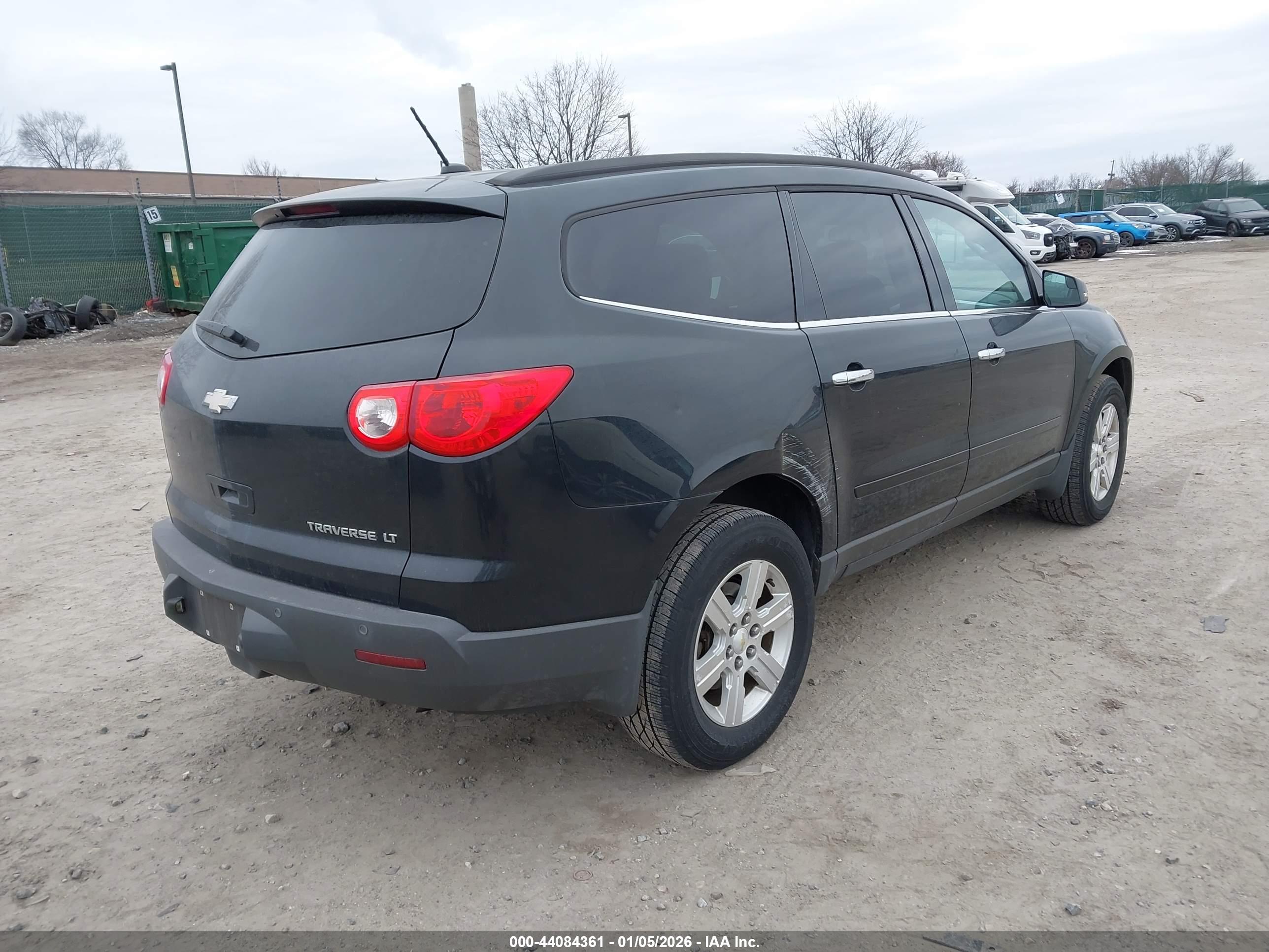 CHEVROLET TRAVERSE image 4