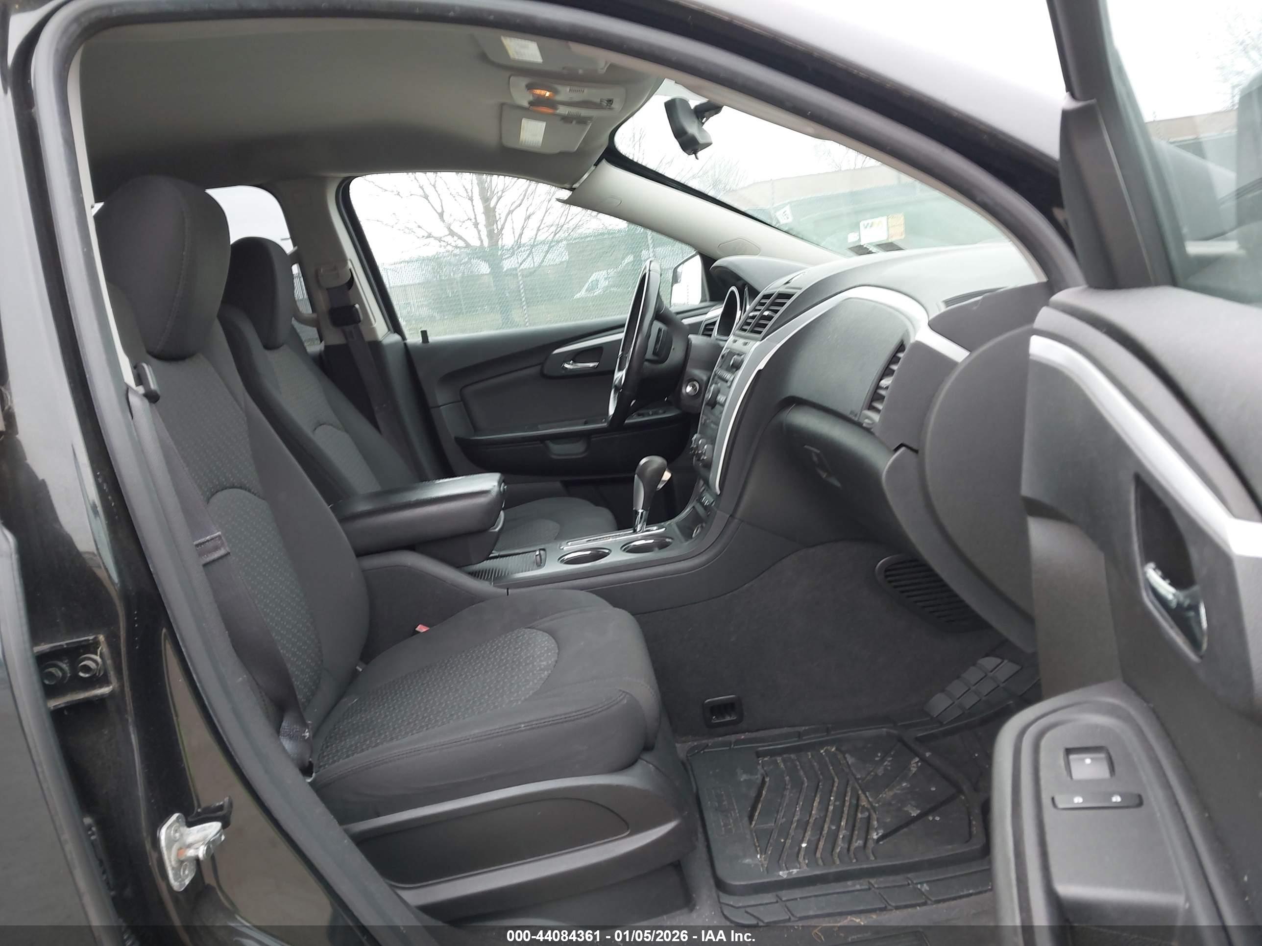 CHEVROLET TRAVERSE image 5