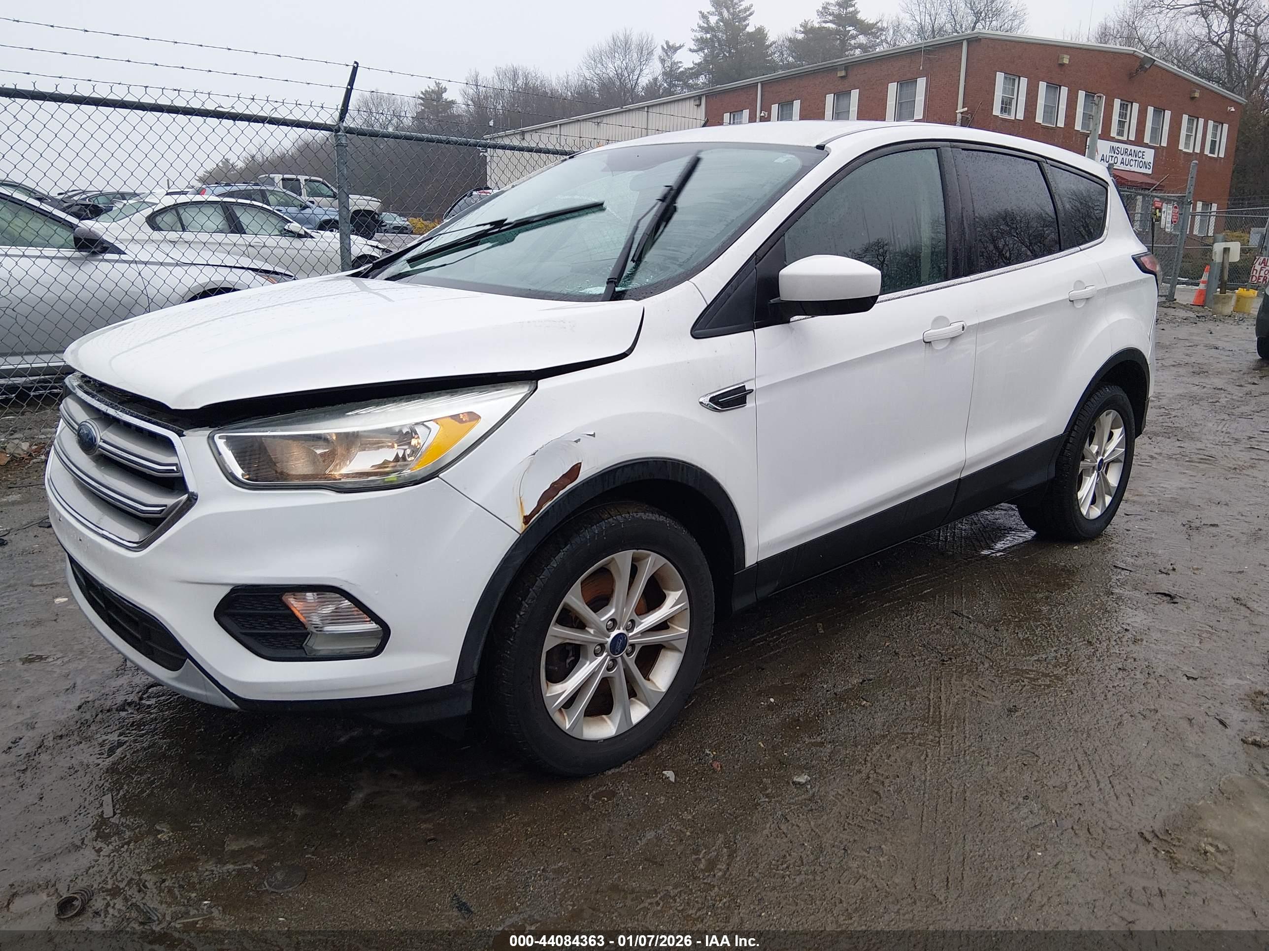 FORD ESCAPE image 2