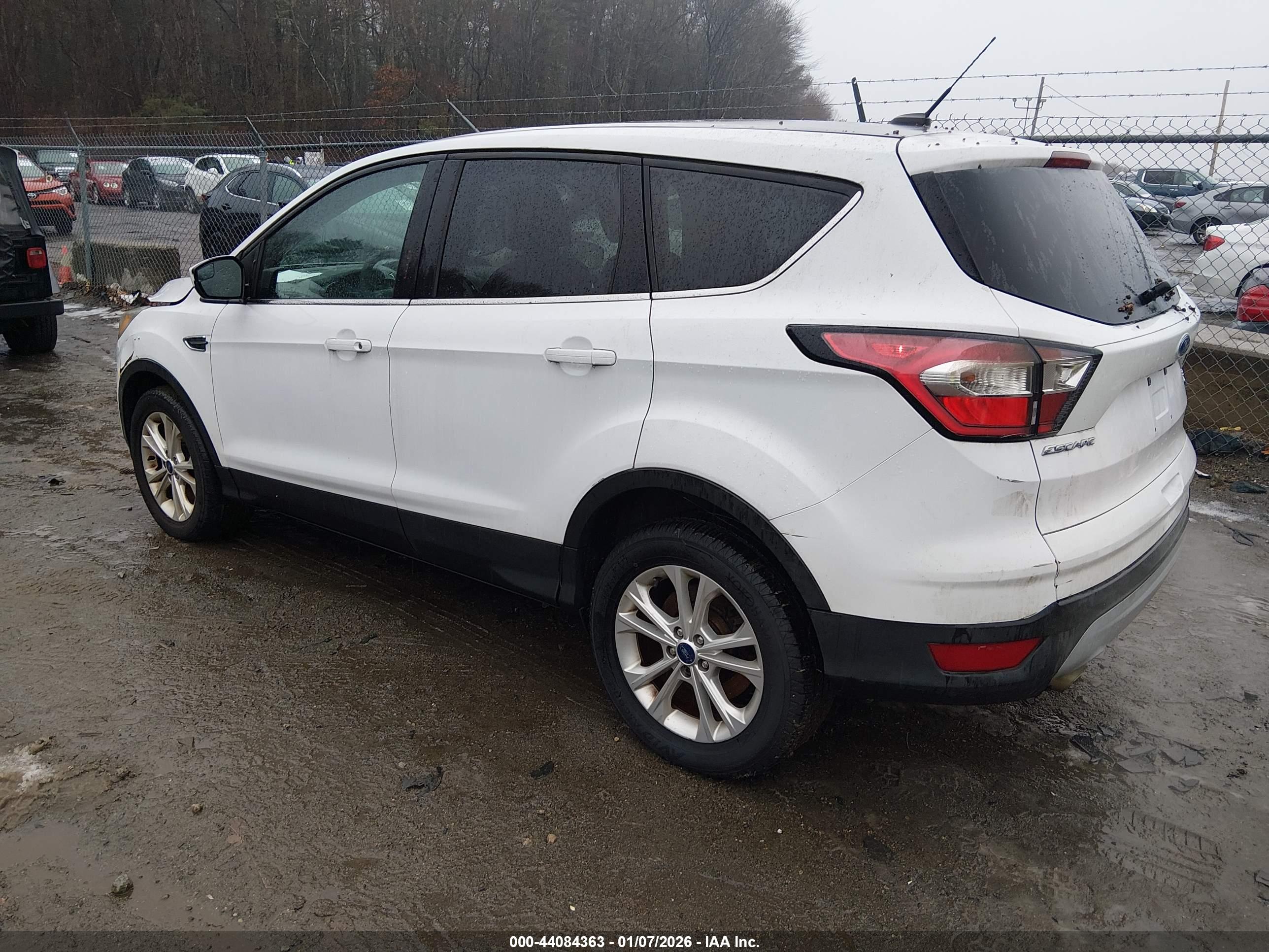 FORD ESCAPE image 3