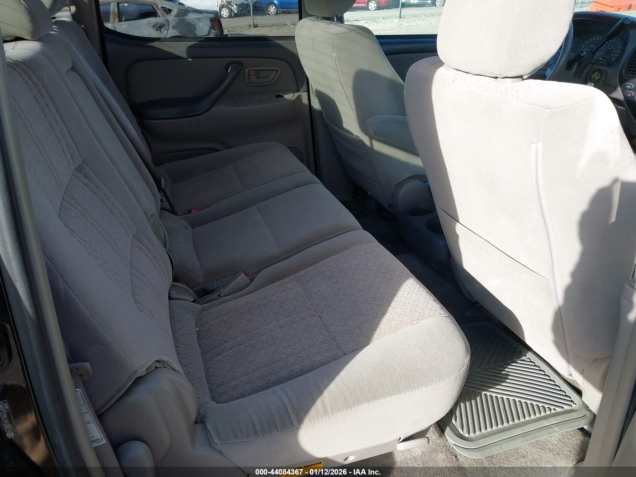 TOYOTA TUNDRA image 8