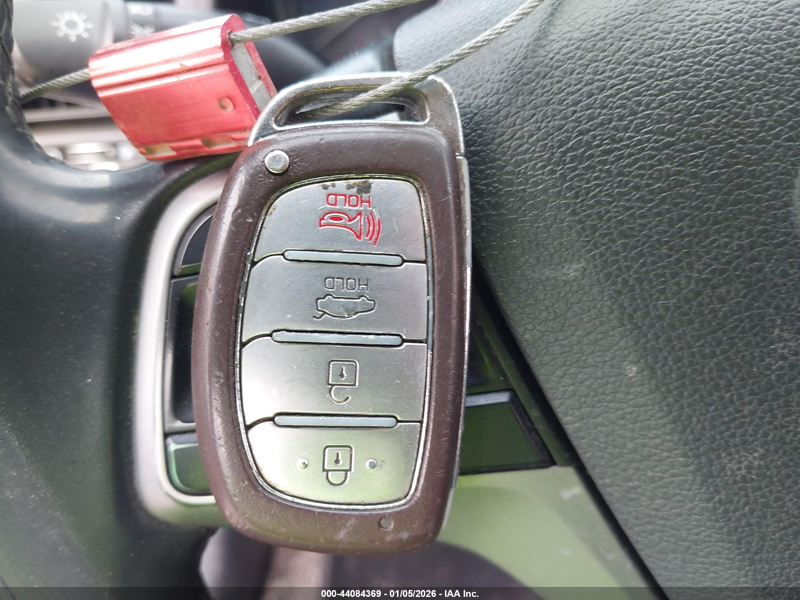 HYUNDAI ELANTRA image 11