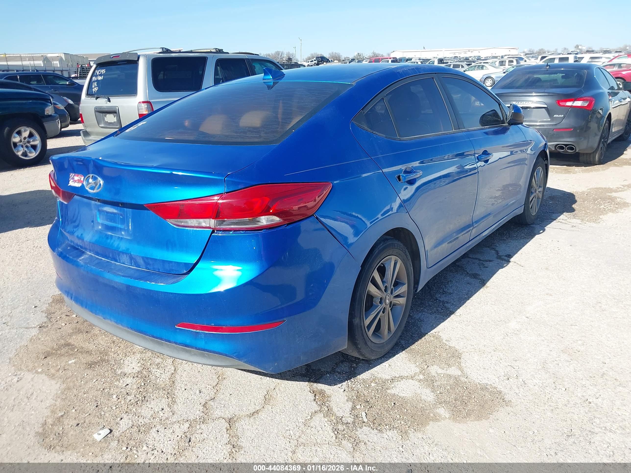 HYUNDAI ELANTRA image 4