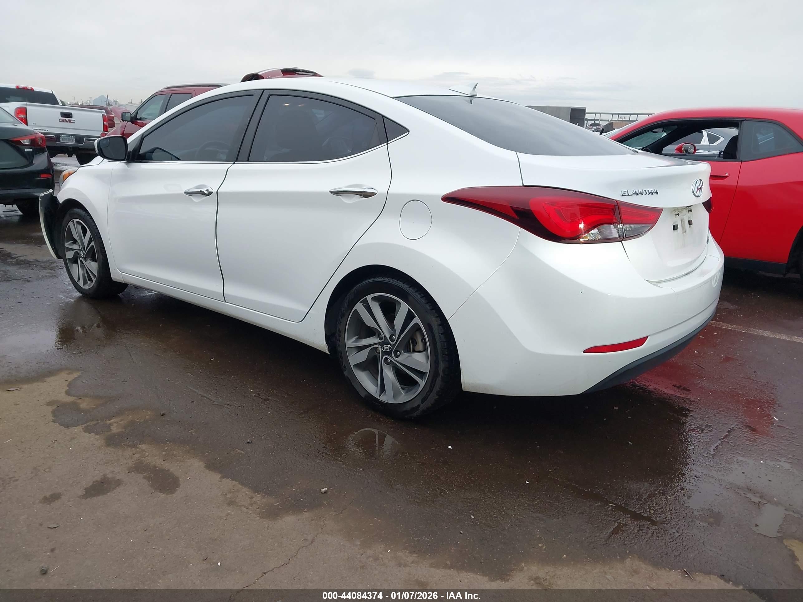 HYUNDAI ELANTRA image 3