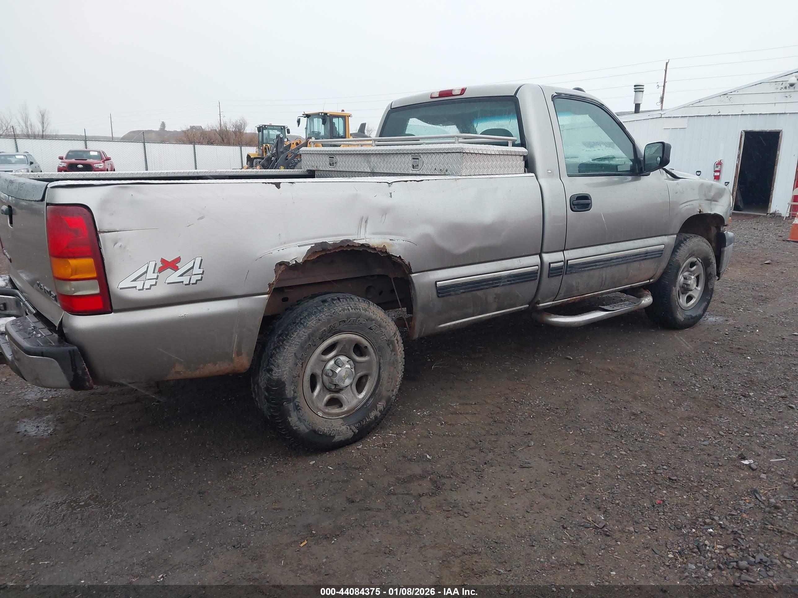 CHEVROLET SILVERADO image 4