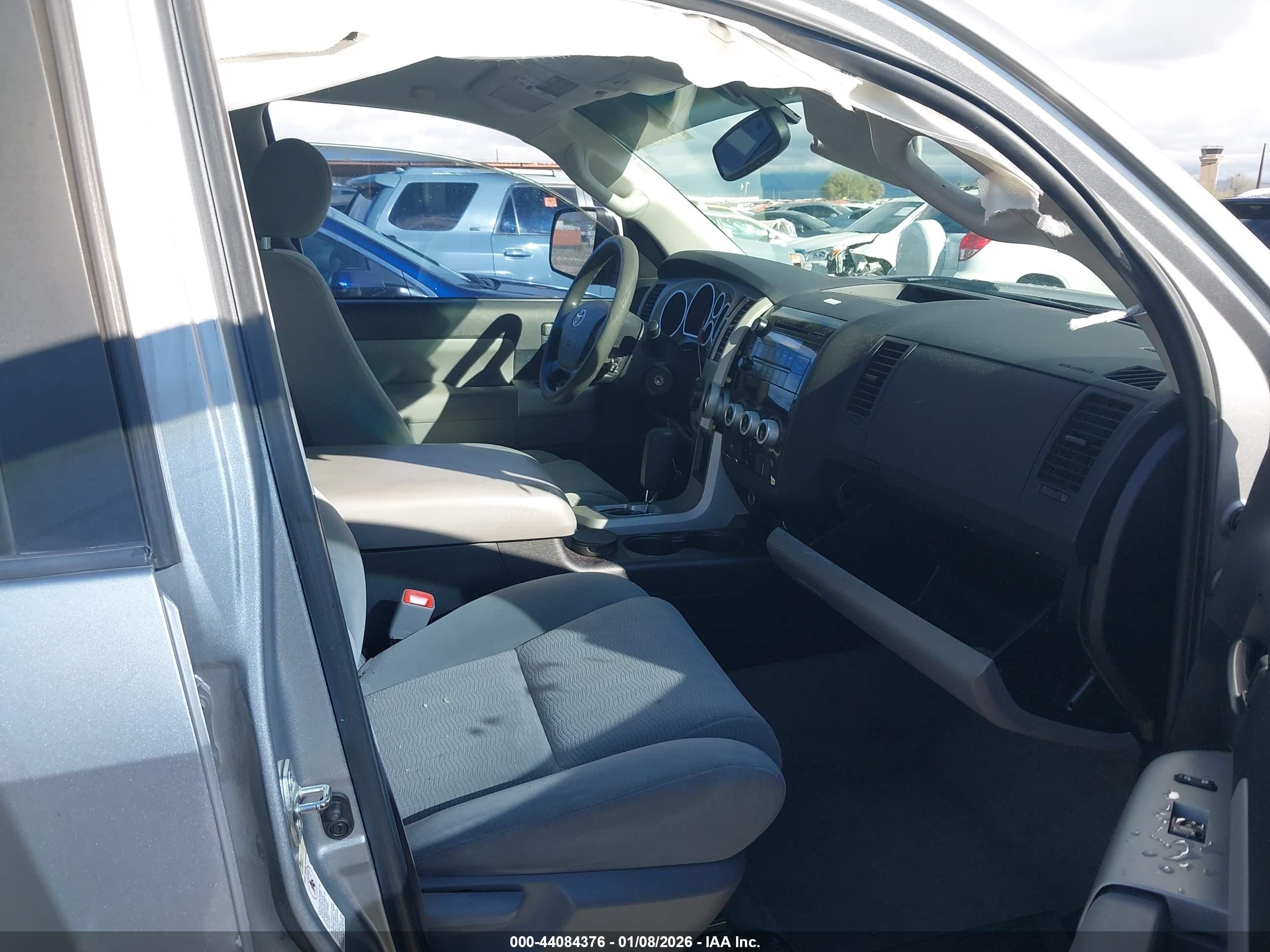 TOYOTA SEQUOIA image 5