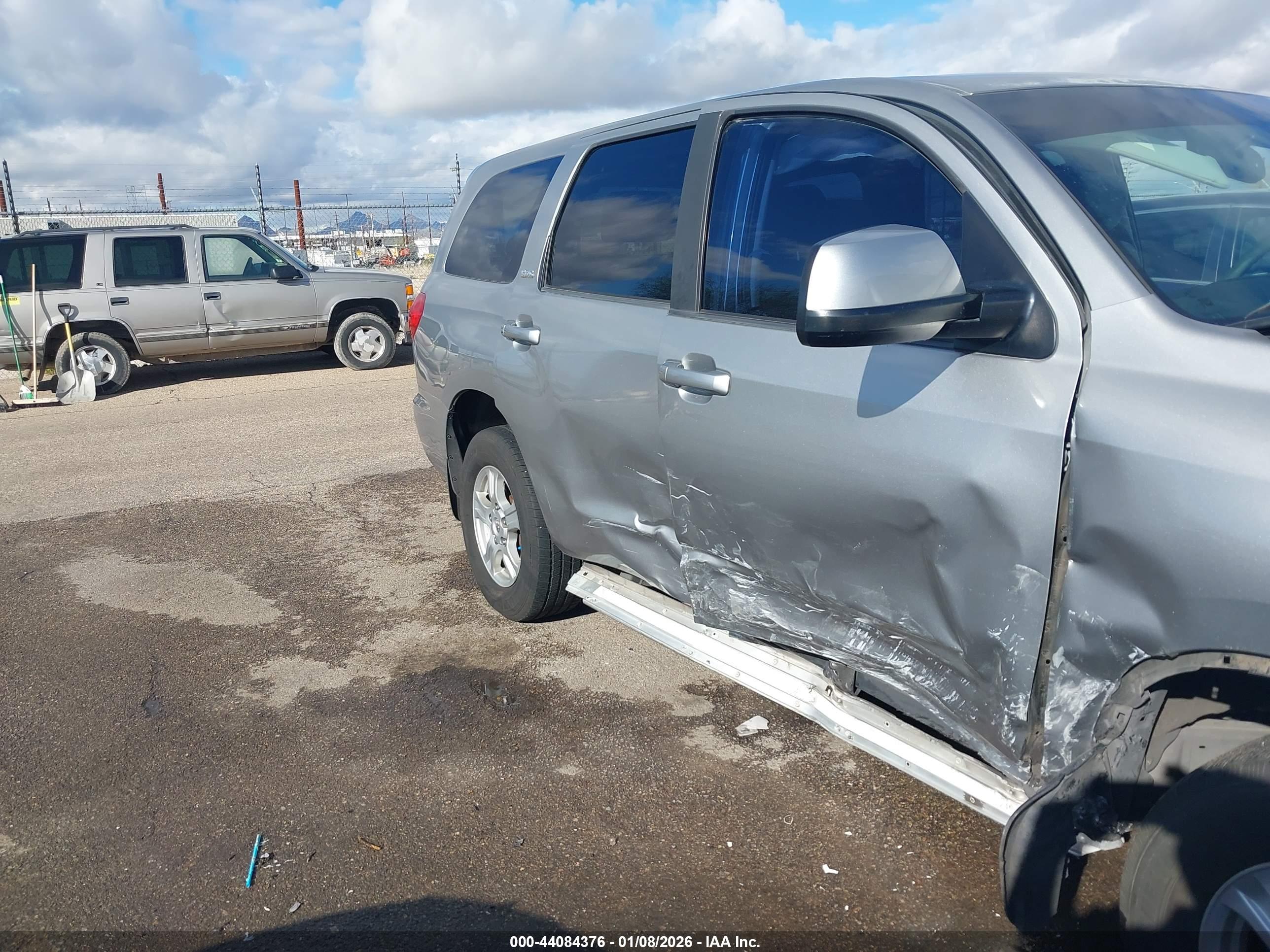 TOYOTA SEQUOIA image 6