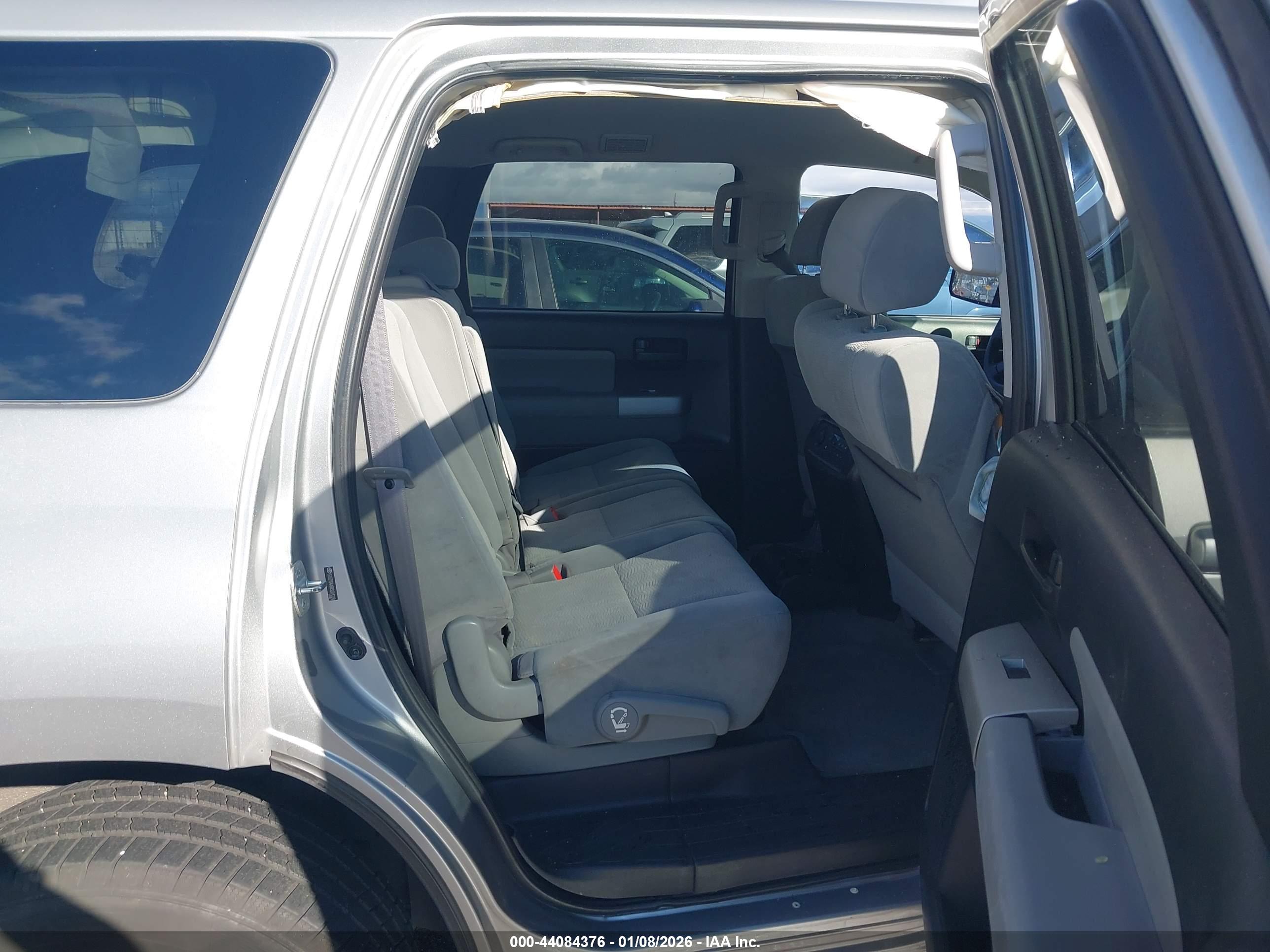 TOYOTA SEQUOIA image 8
