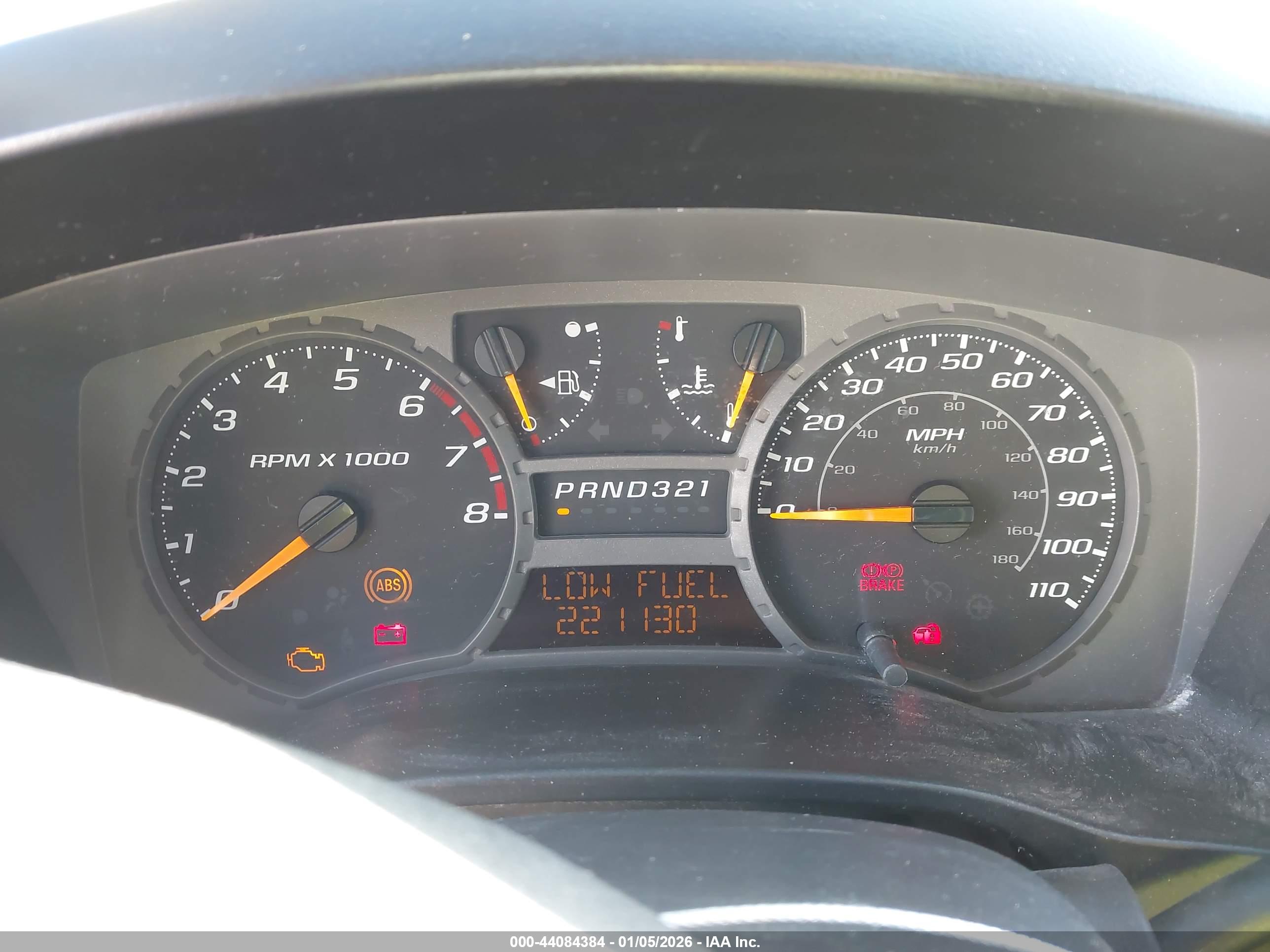 CHEVROLET COLORADO image 7