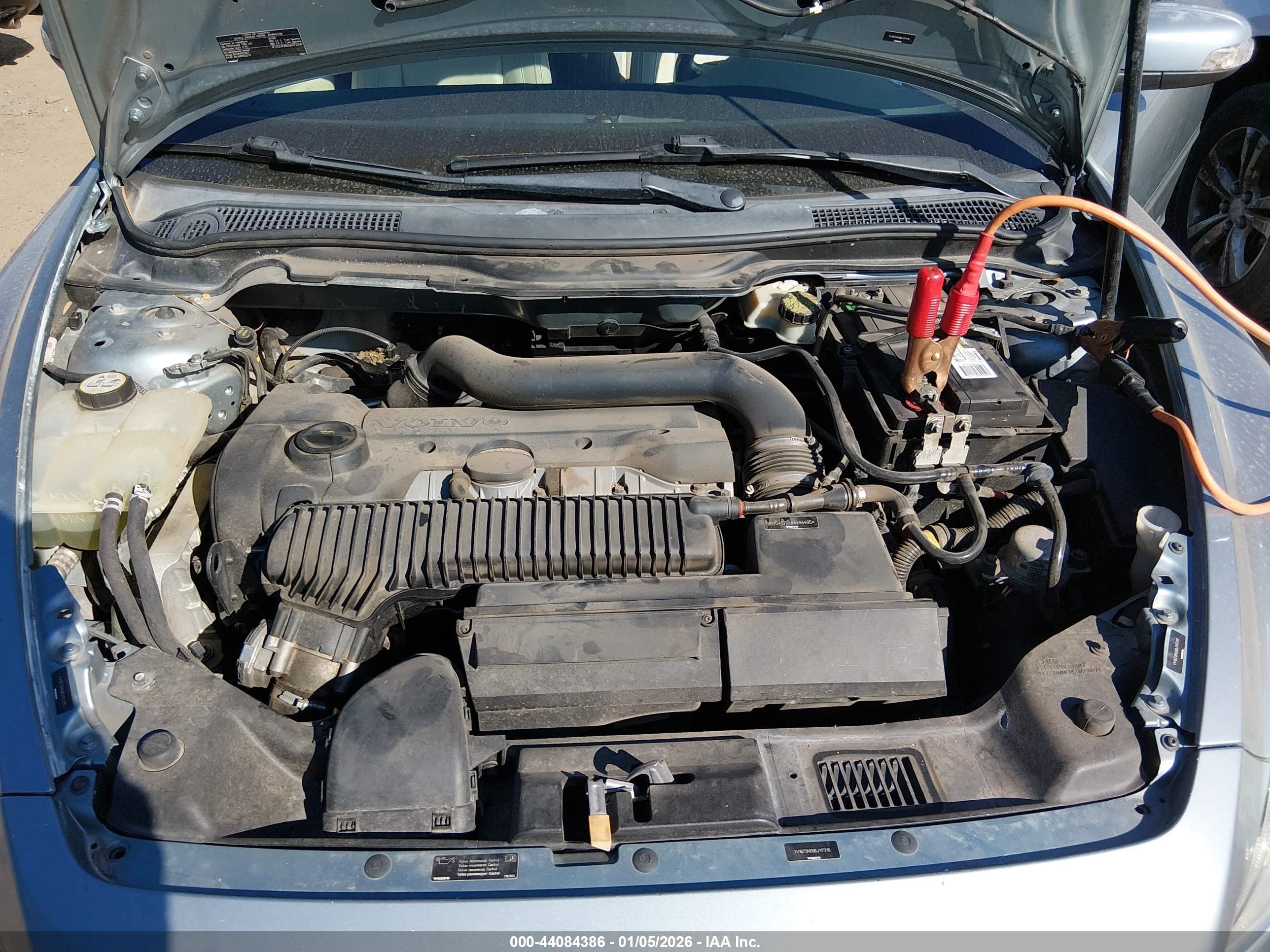 VOLVO C70 image 10
