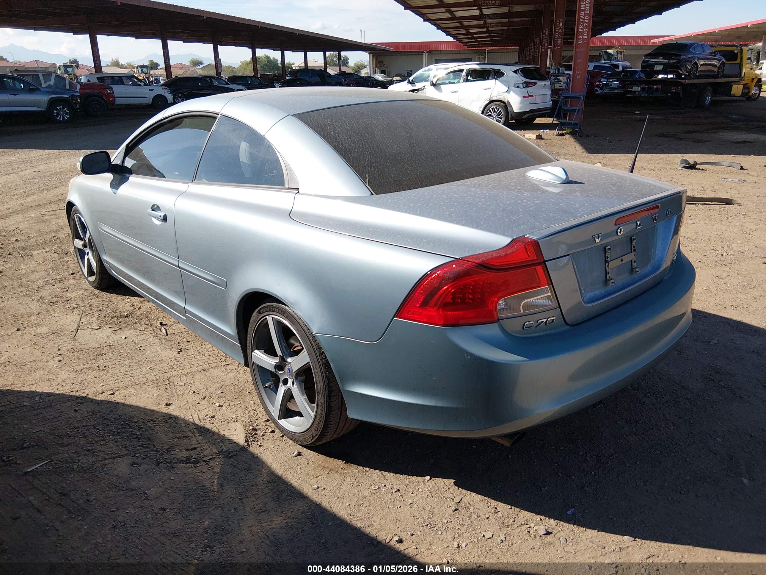 VOLVO C70 image 3