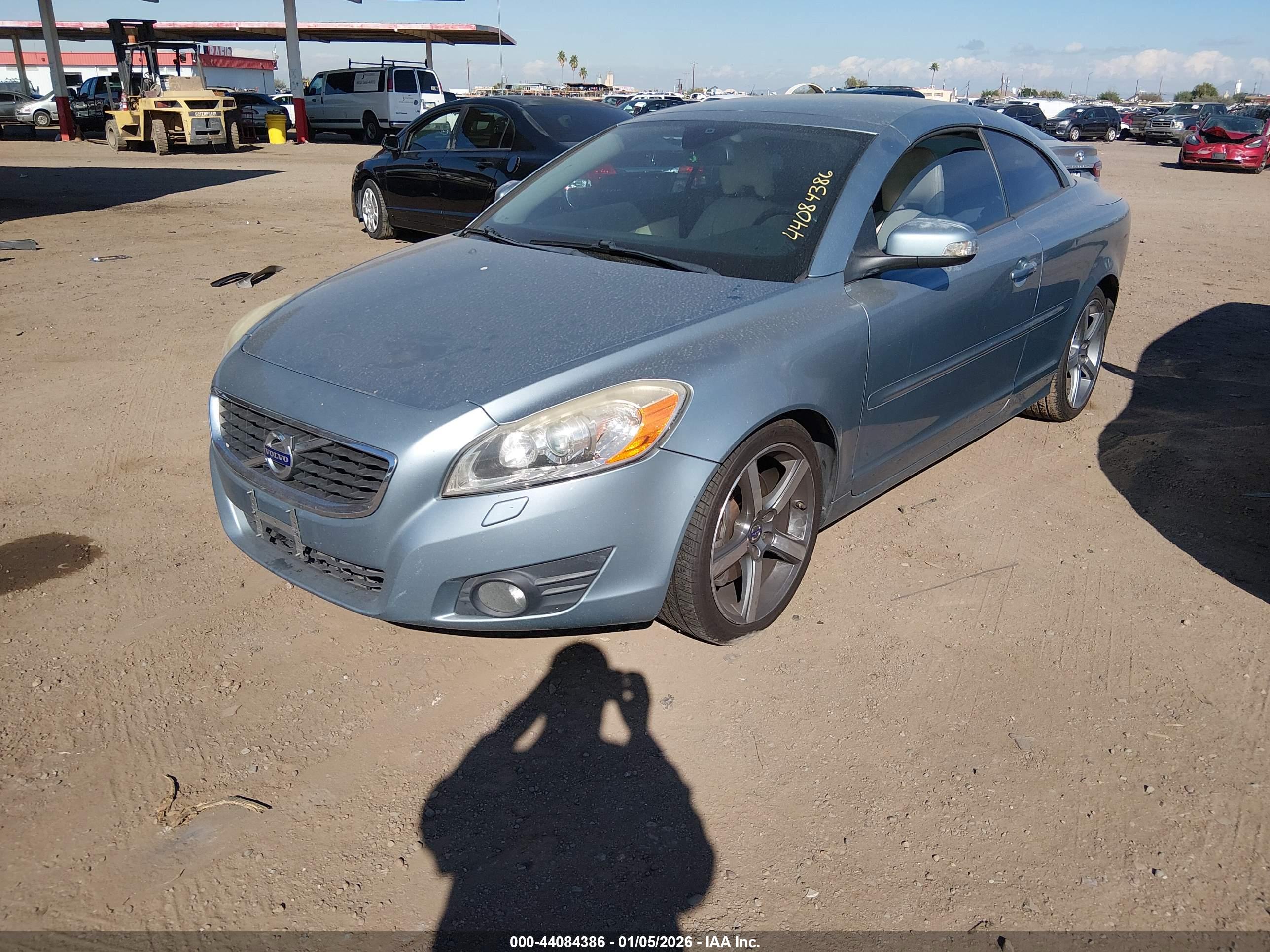 VOLVO C70 image 6