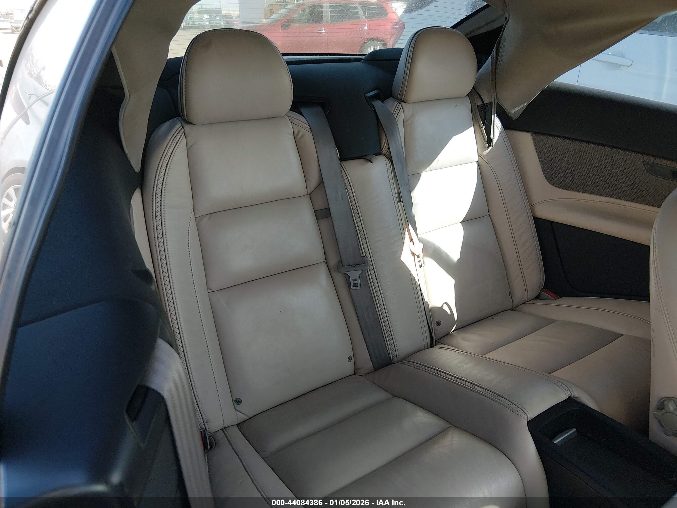 VOLVO C70 image 8