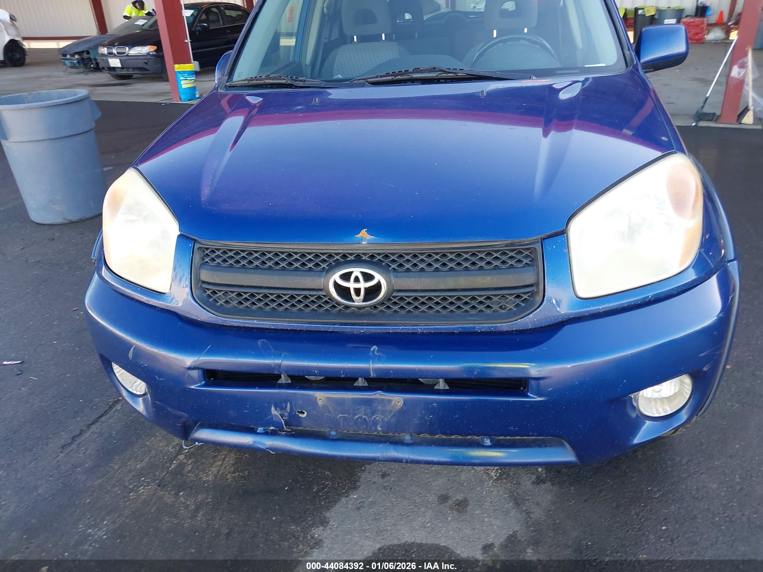 TOYOTA RAV4 image 6