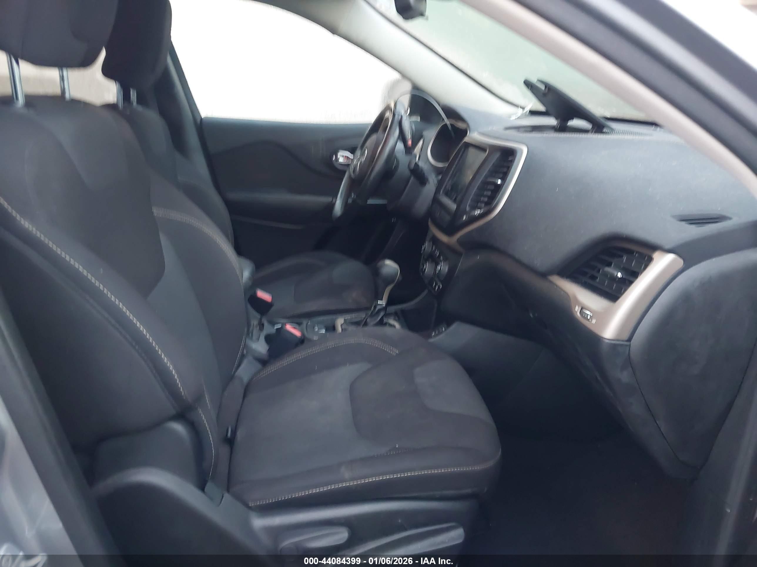 JEEP CHEROKEE image 5