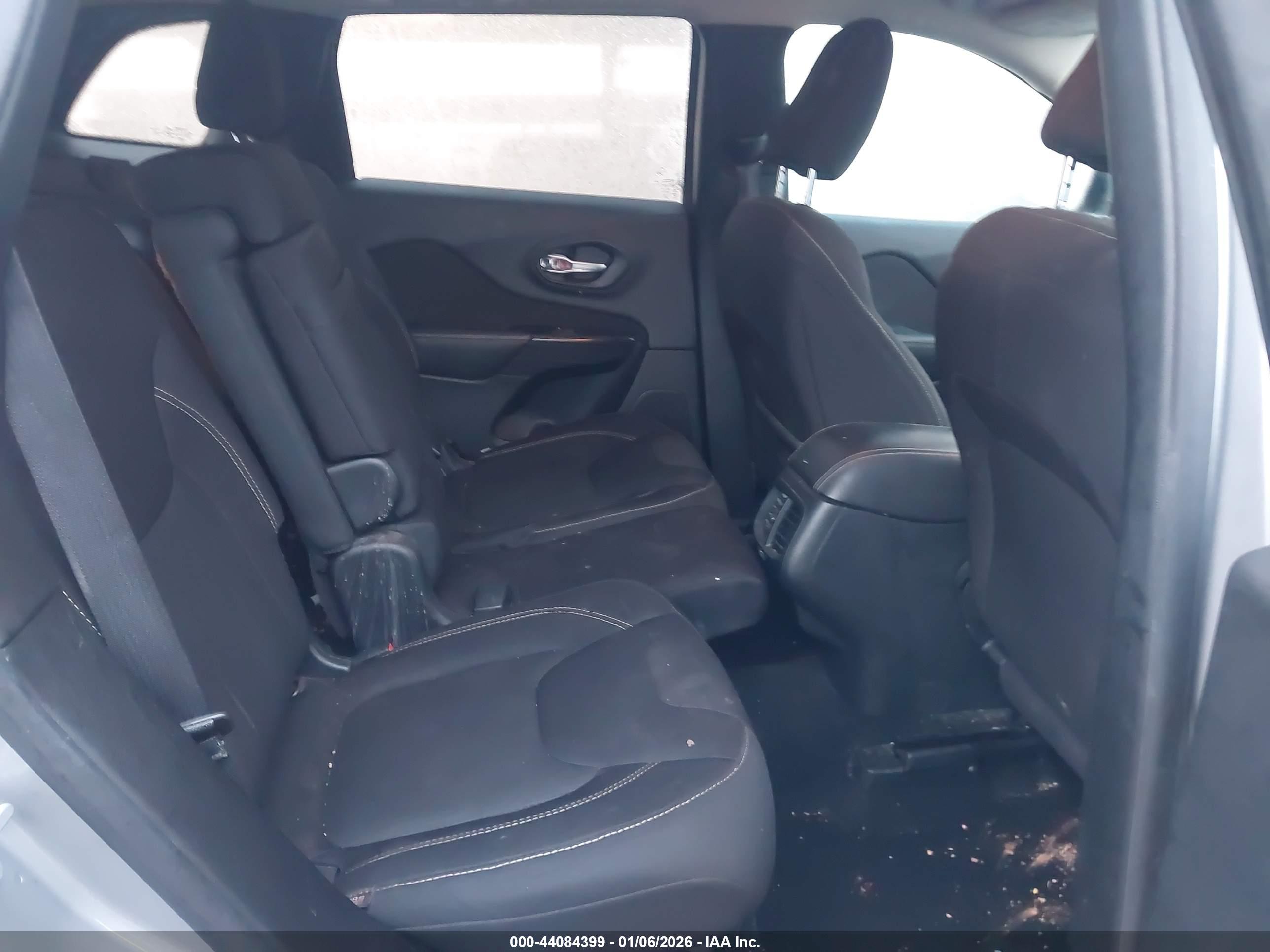 JEEP CHEROKEE image 8