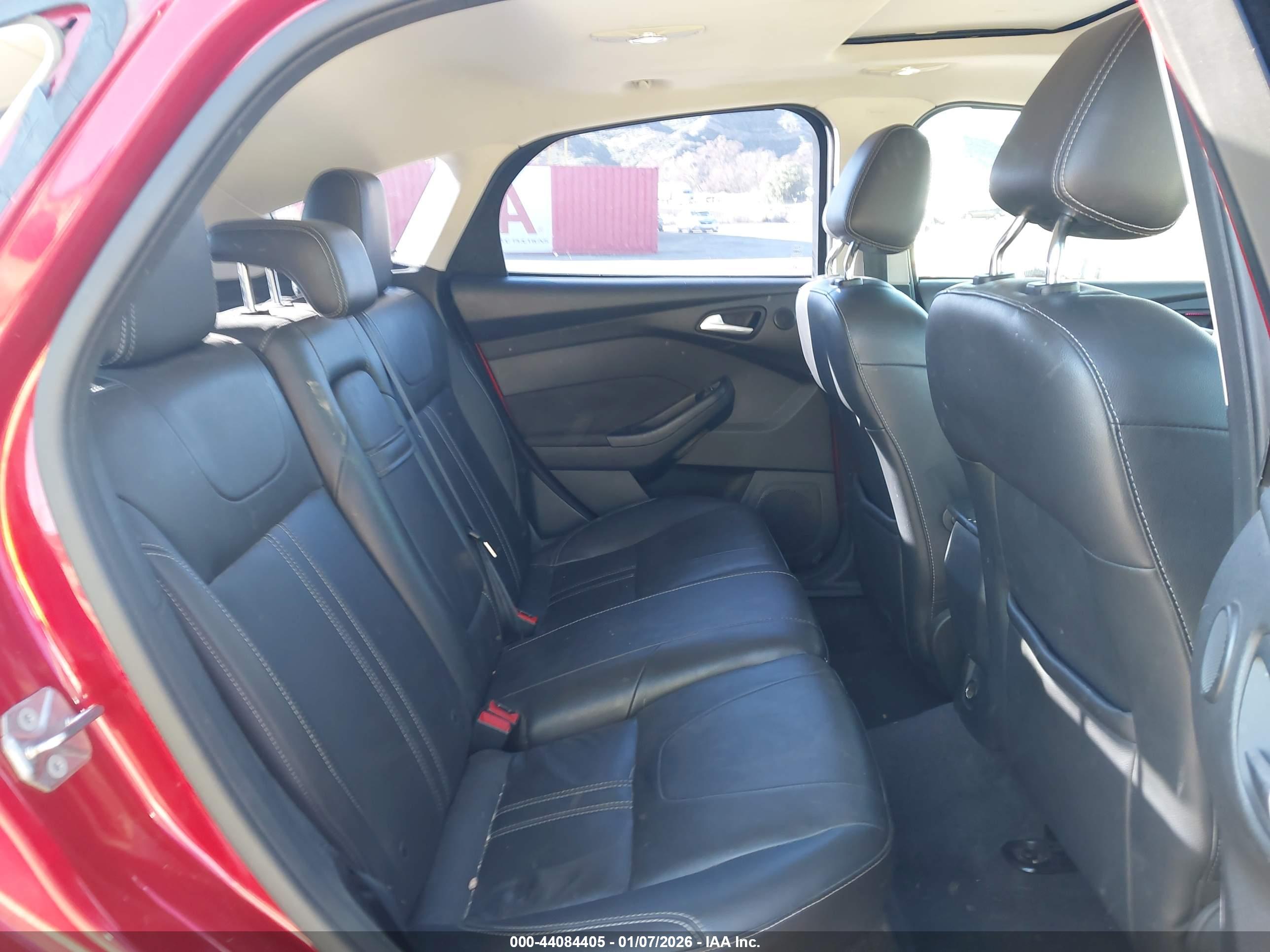 FORD FOCUS image 8