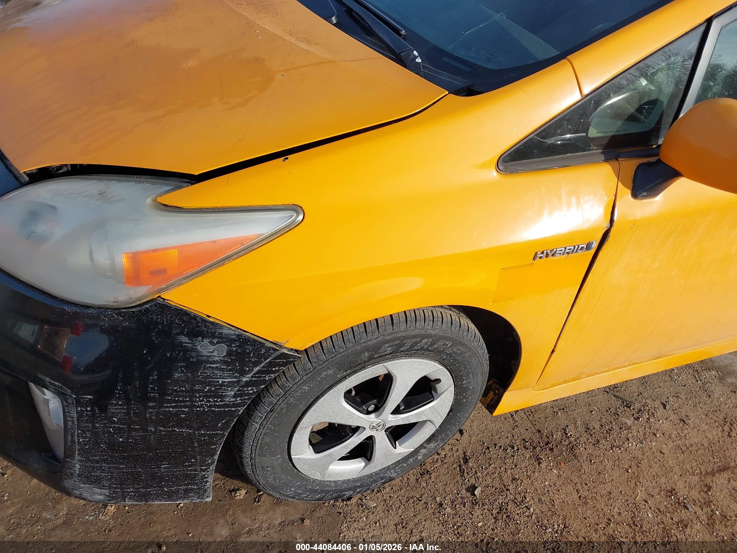 TOYOTA PRIUS image 6