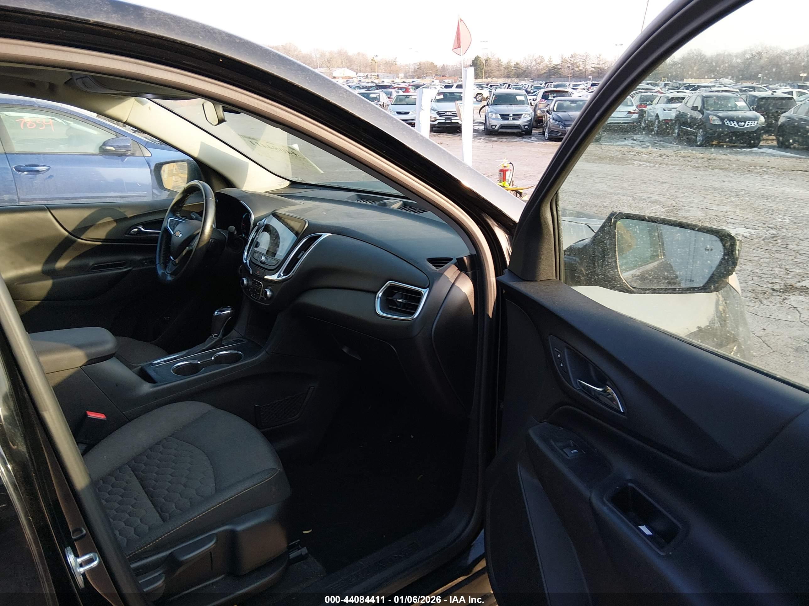 CHEVROLET EQUINOX image 5