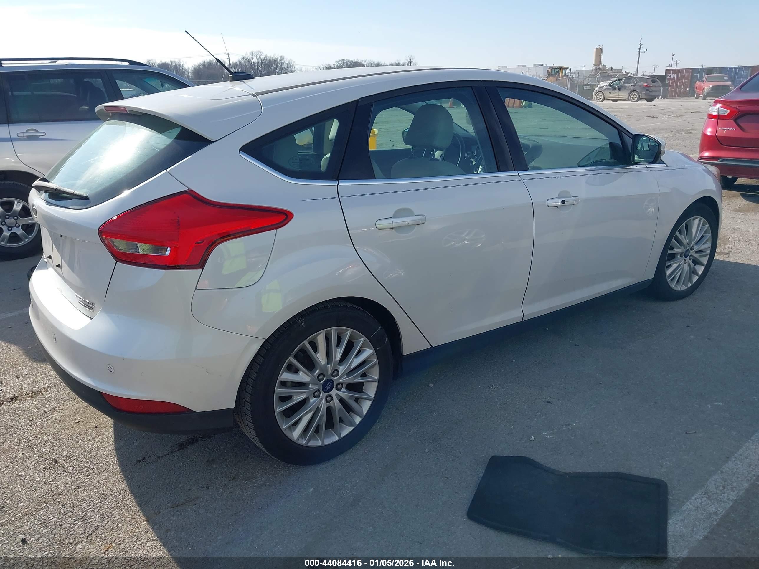 FORD FOCUS image 4