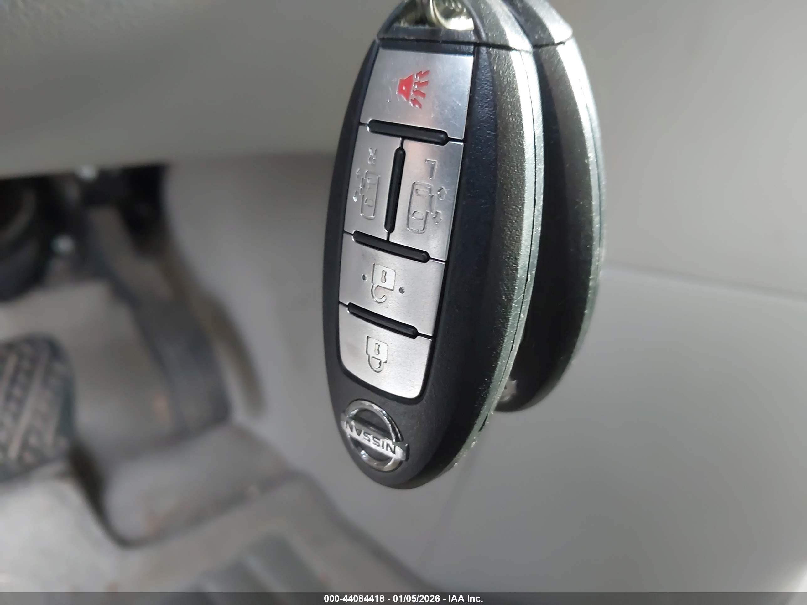 NISSAN QUEST image 11