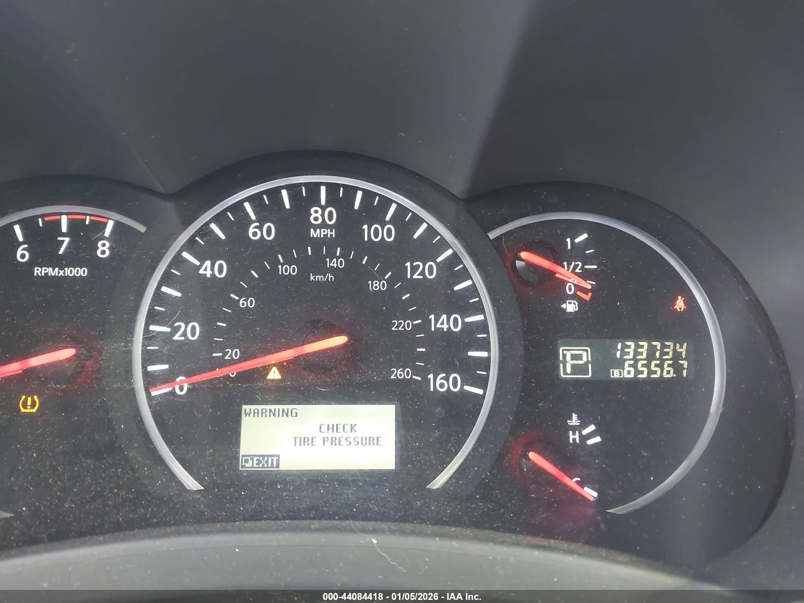 NISSAN QUEST image 7