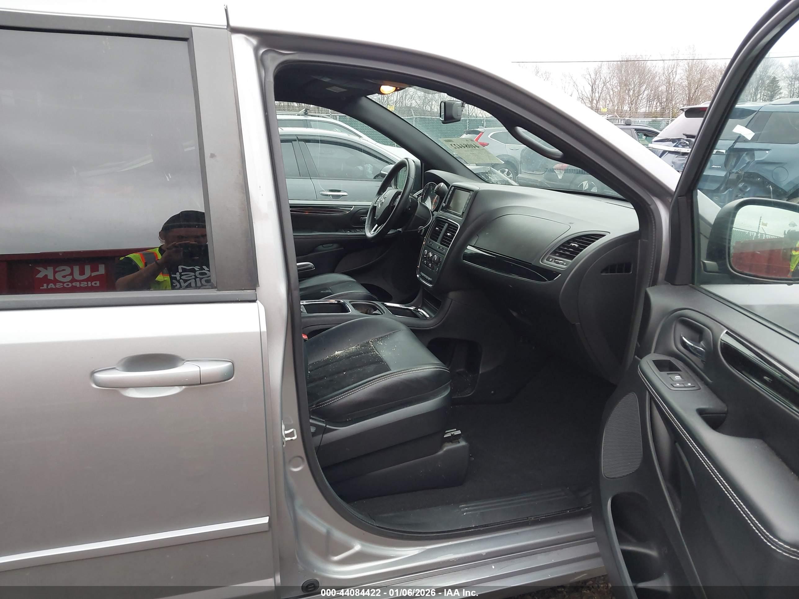DODGE GRAND image 5