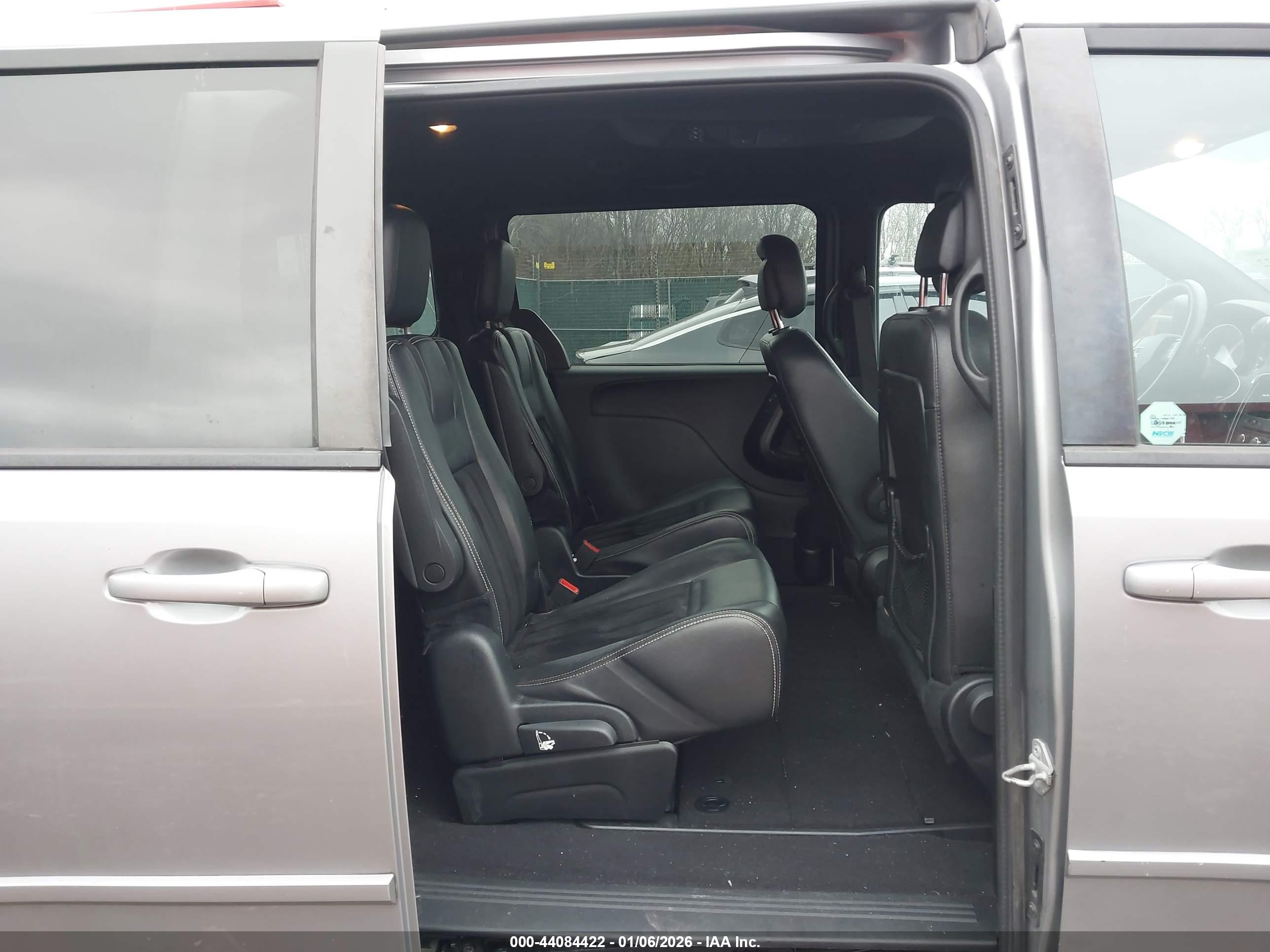 DODGE GRAND image 8