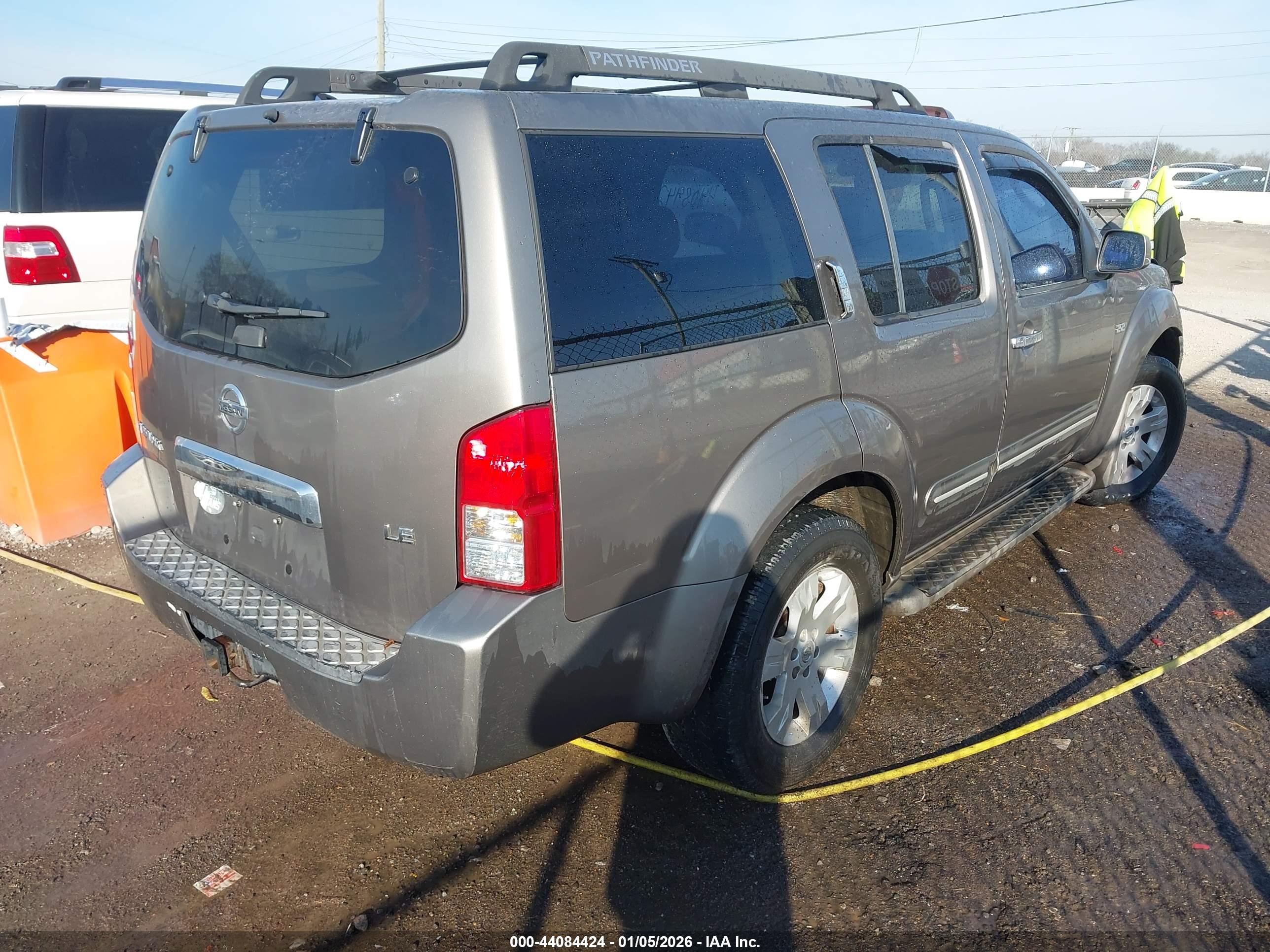 NISSAN PATHFINDER image 4