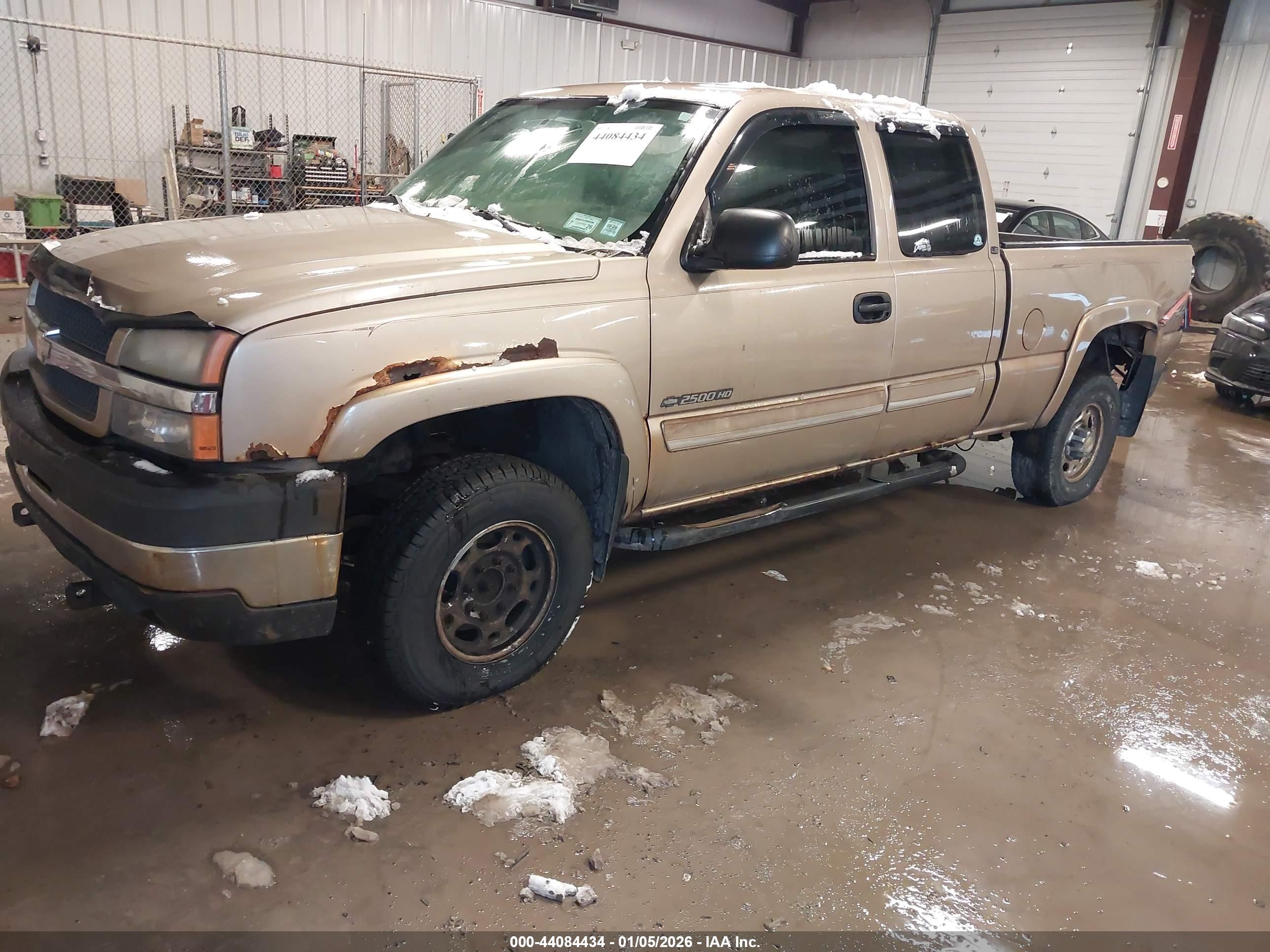 CHEVROLET SILVERADO image 2