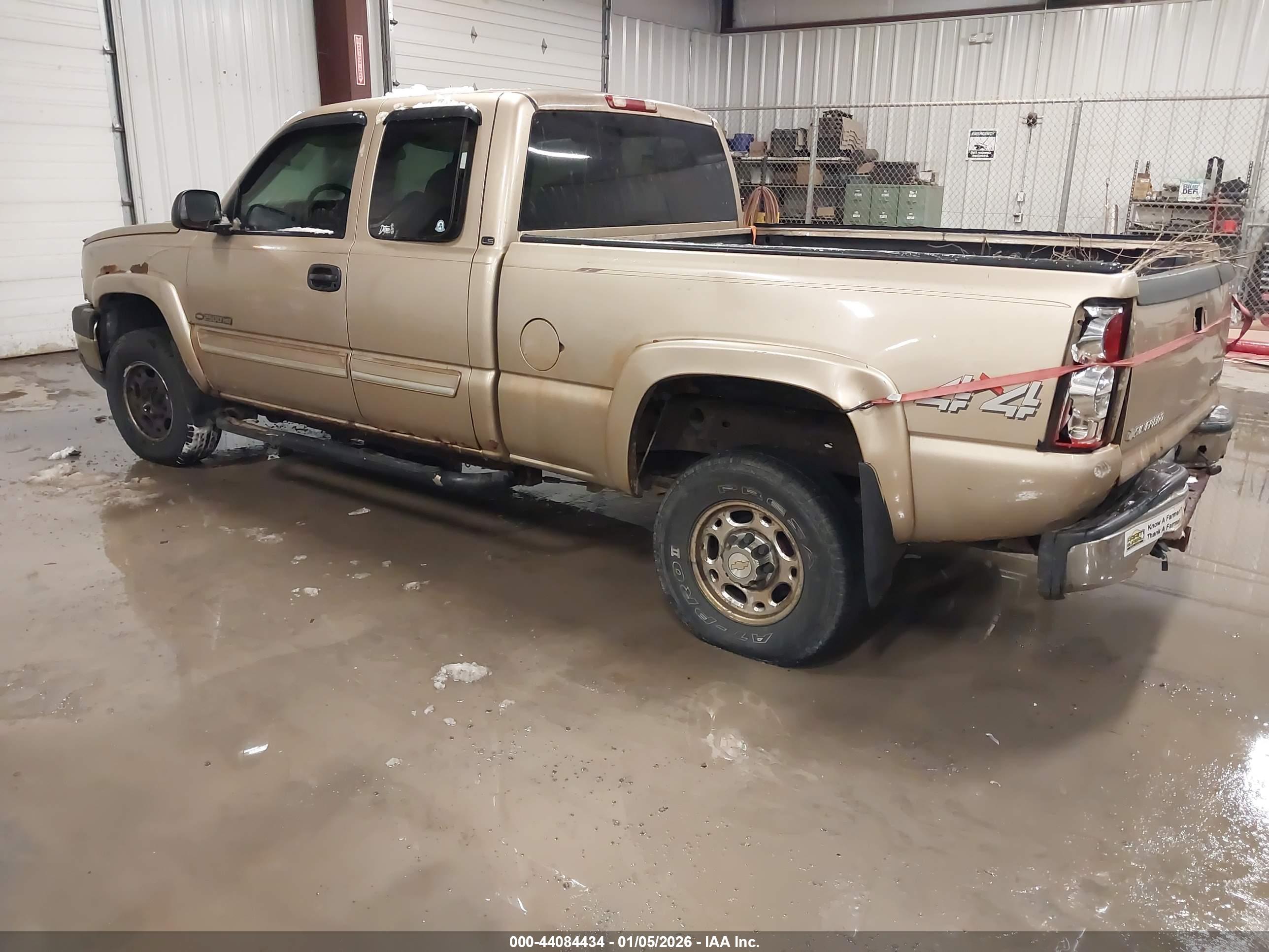 CHEVROLET SILVERADO image 3