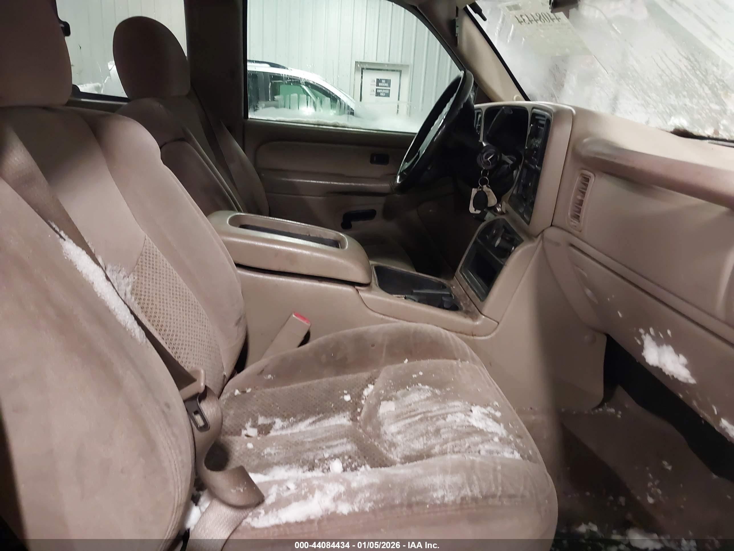 CHEVROLET SILVERADO image 5
