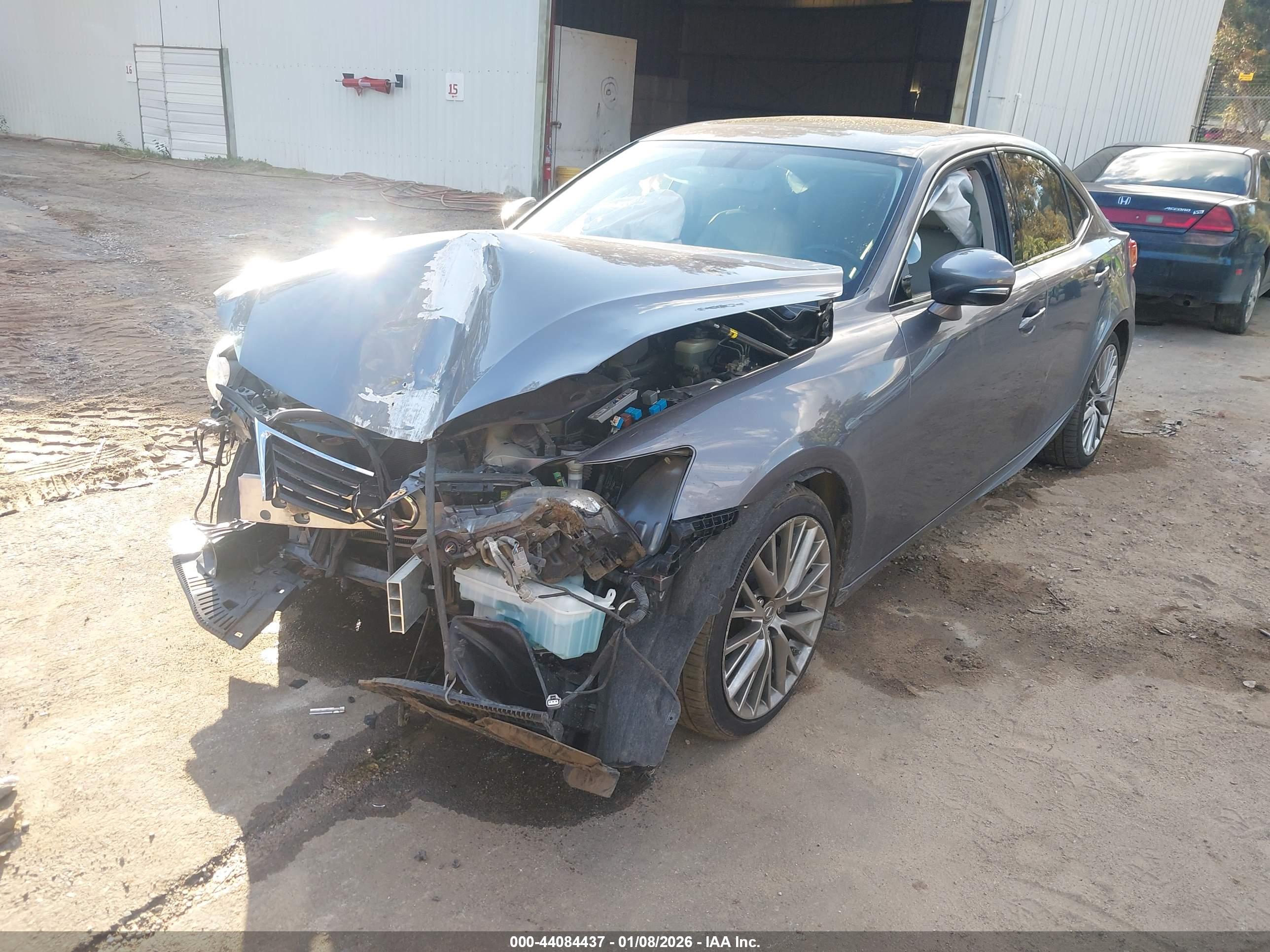 LEXUS IS image 2