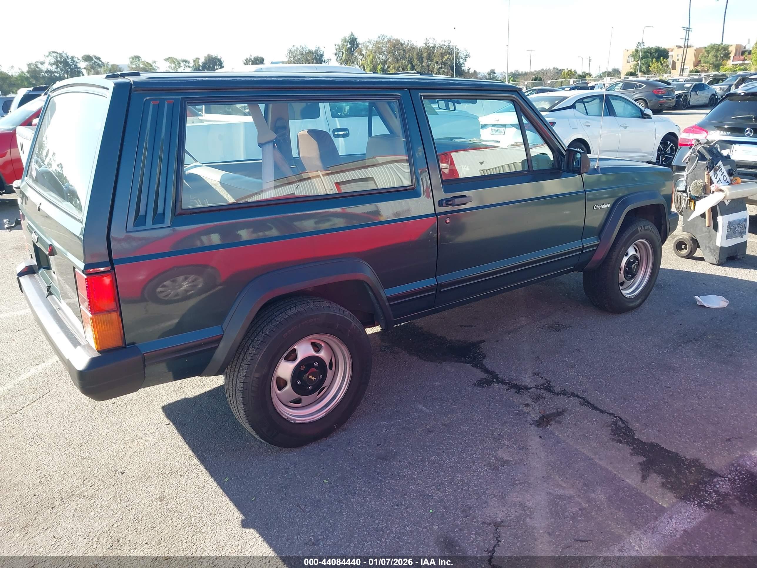 JEEP CHEROKEE image 4