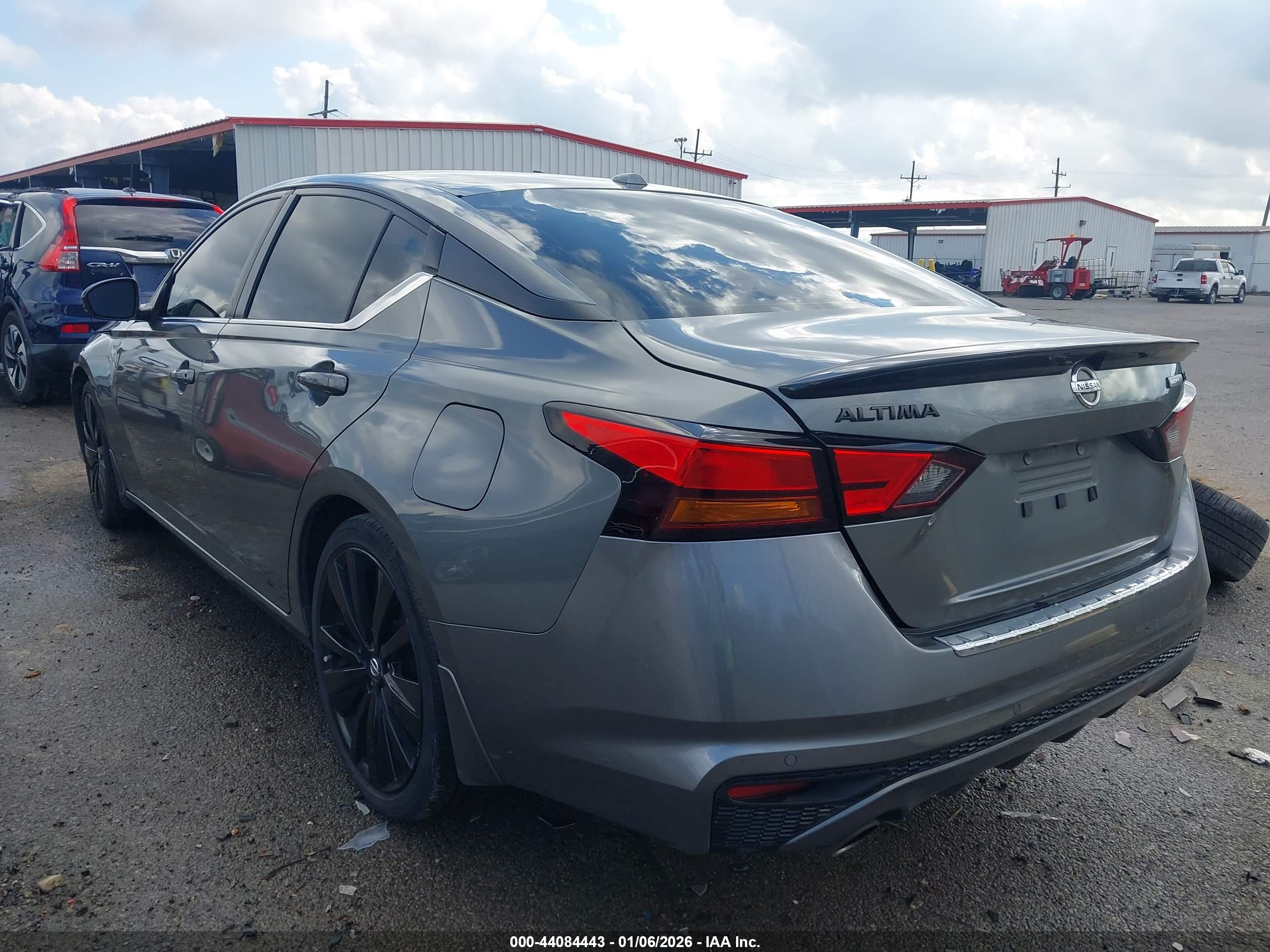 NISSAN ALTIMA image 3