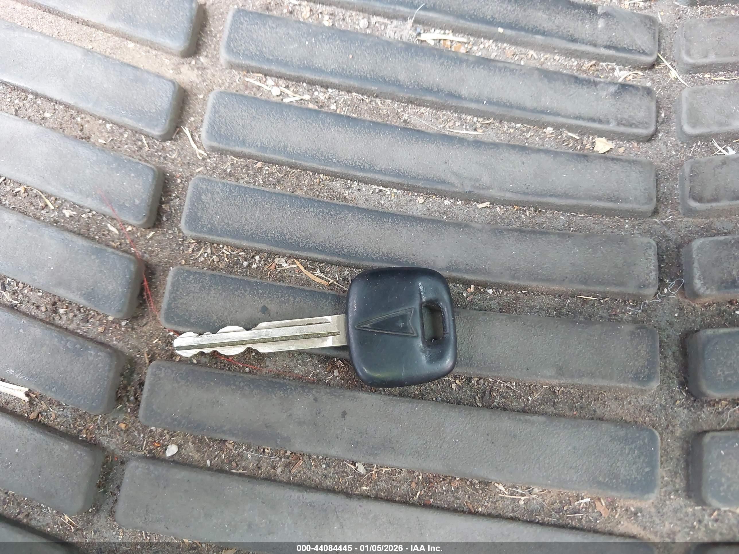 PONTIAC VIBE image 11