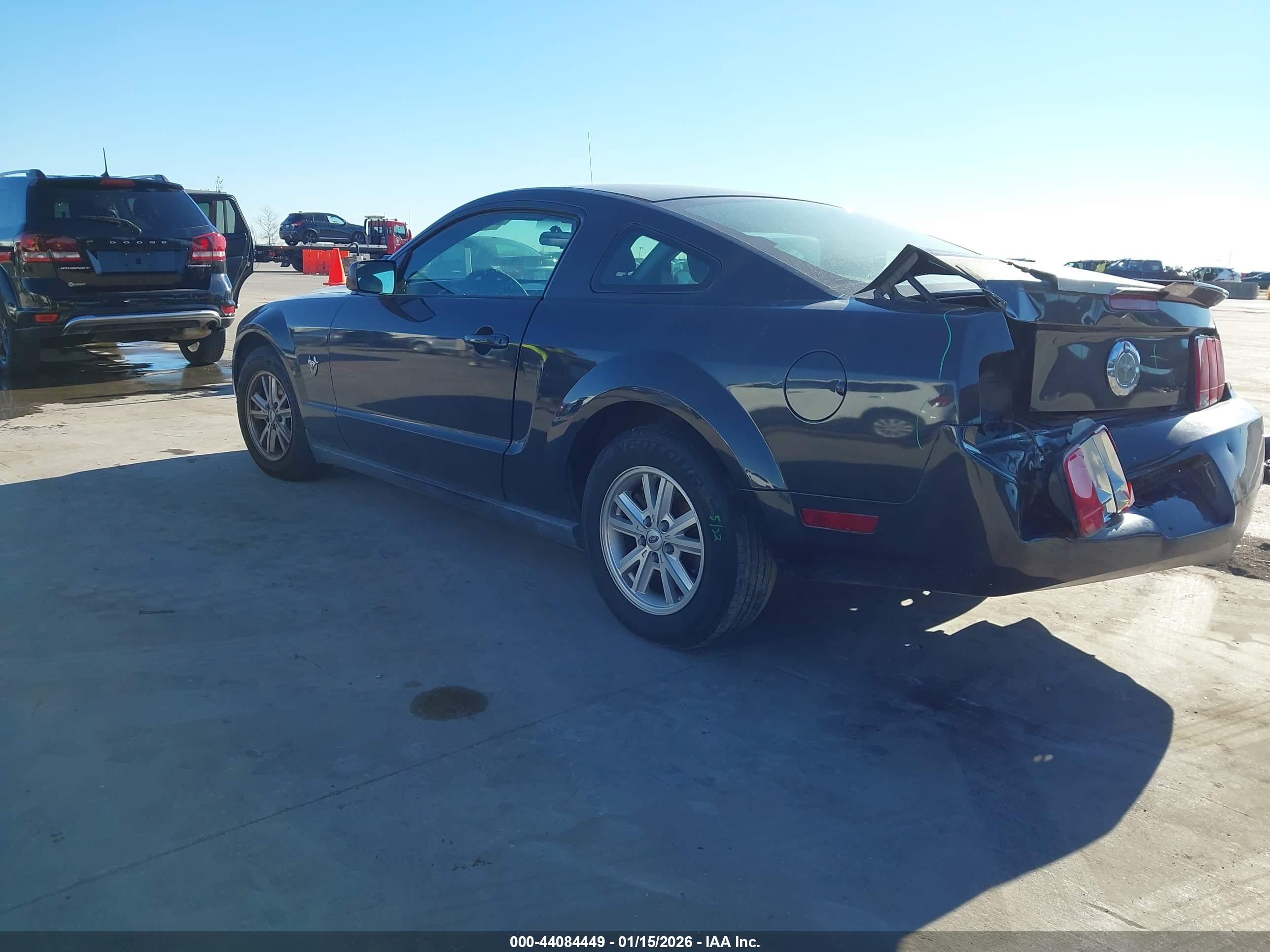 FORD MUSTANG image 3