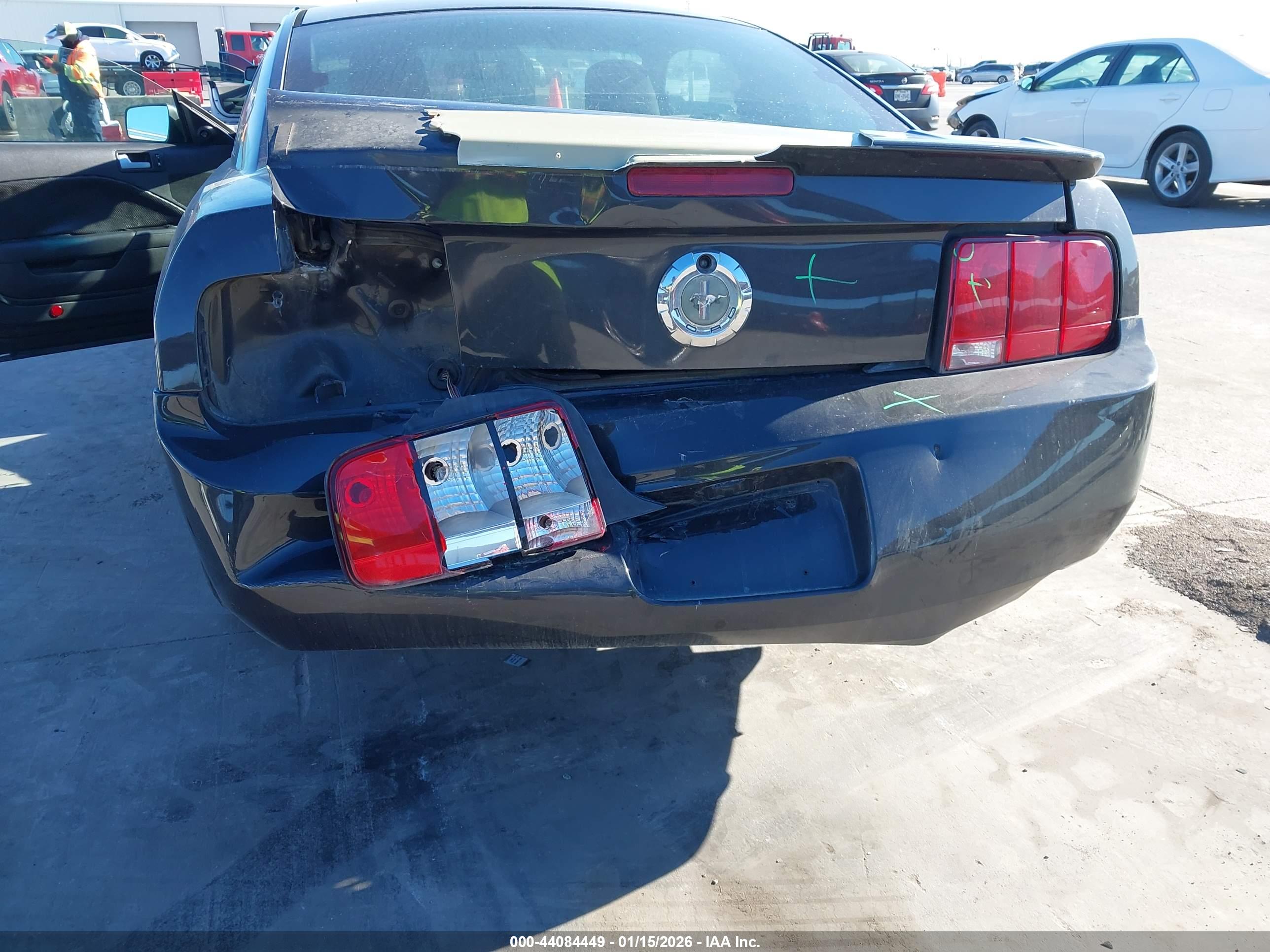 FORD MUSTANG image 6