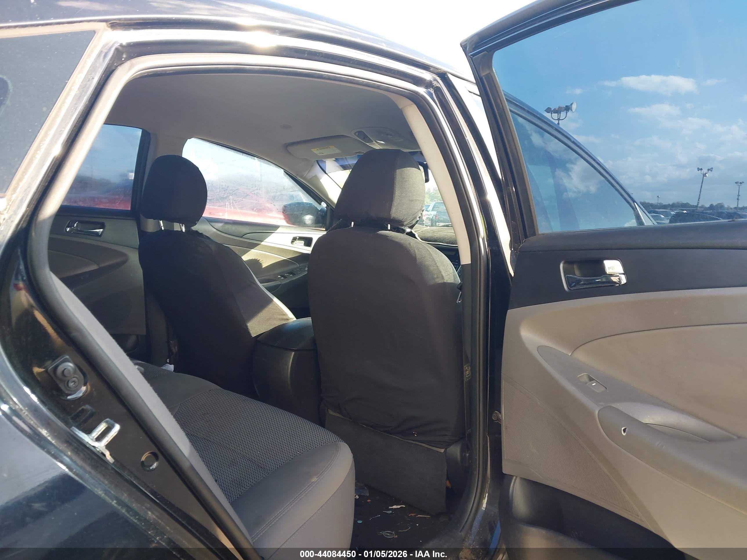 HYUNDAI SONATA image 8