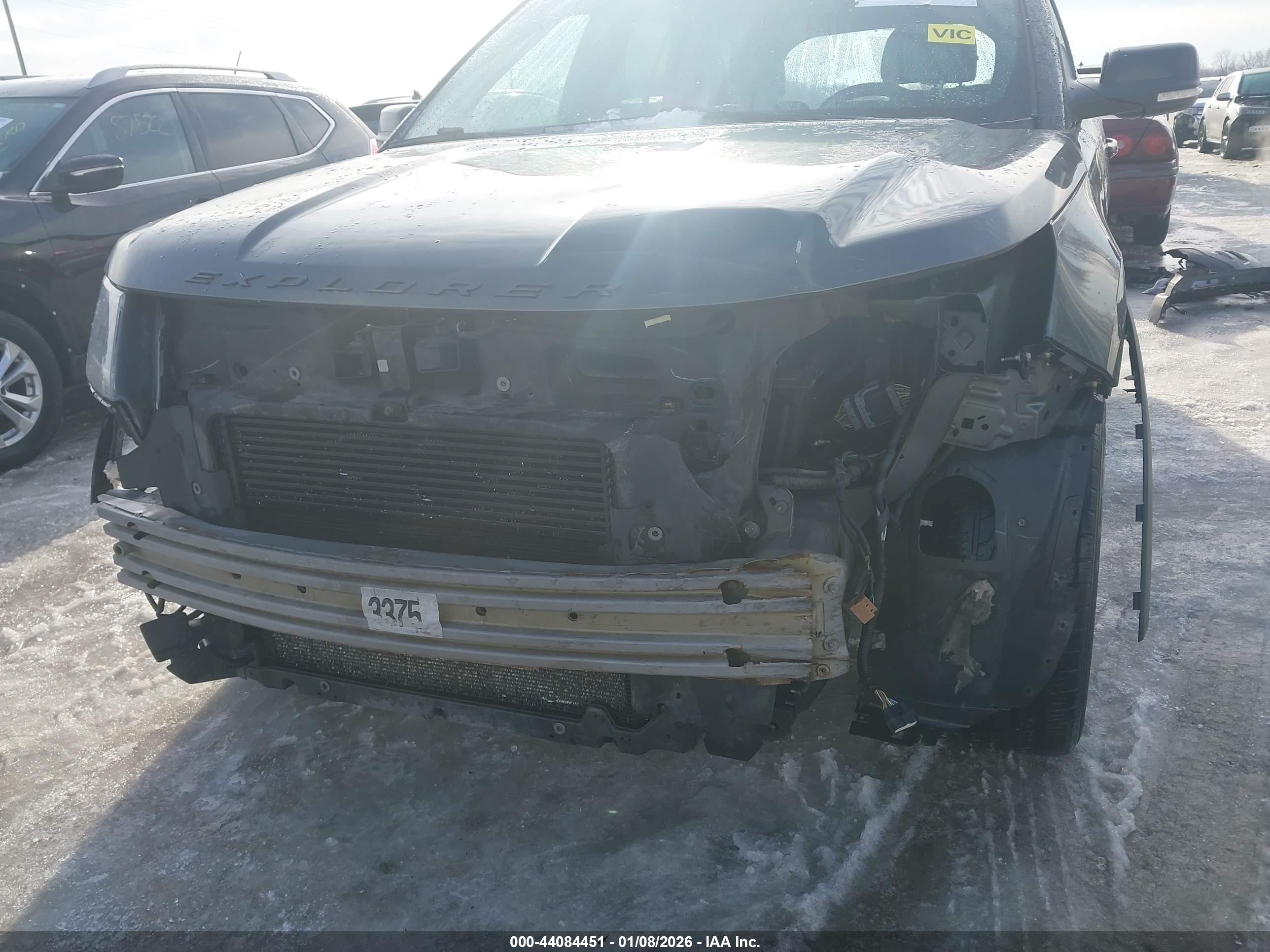 FORD EXPLORER image 6