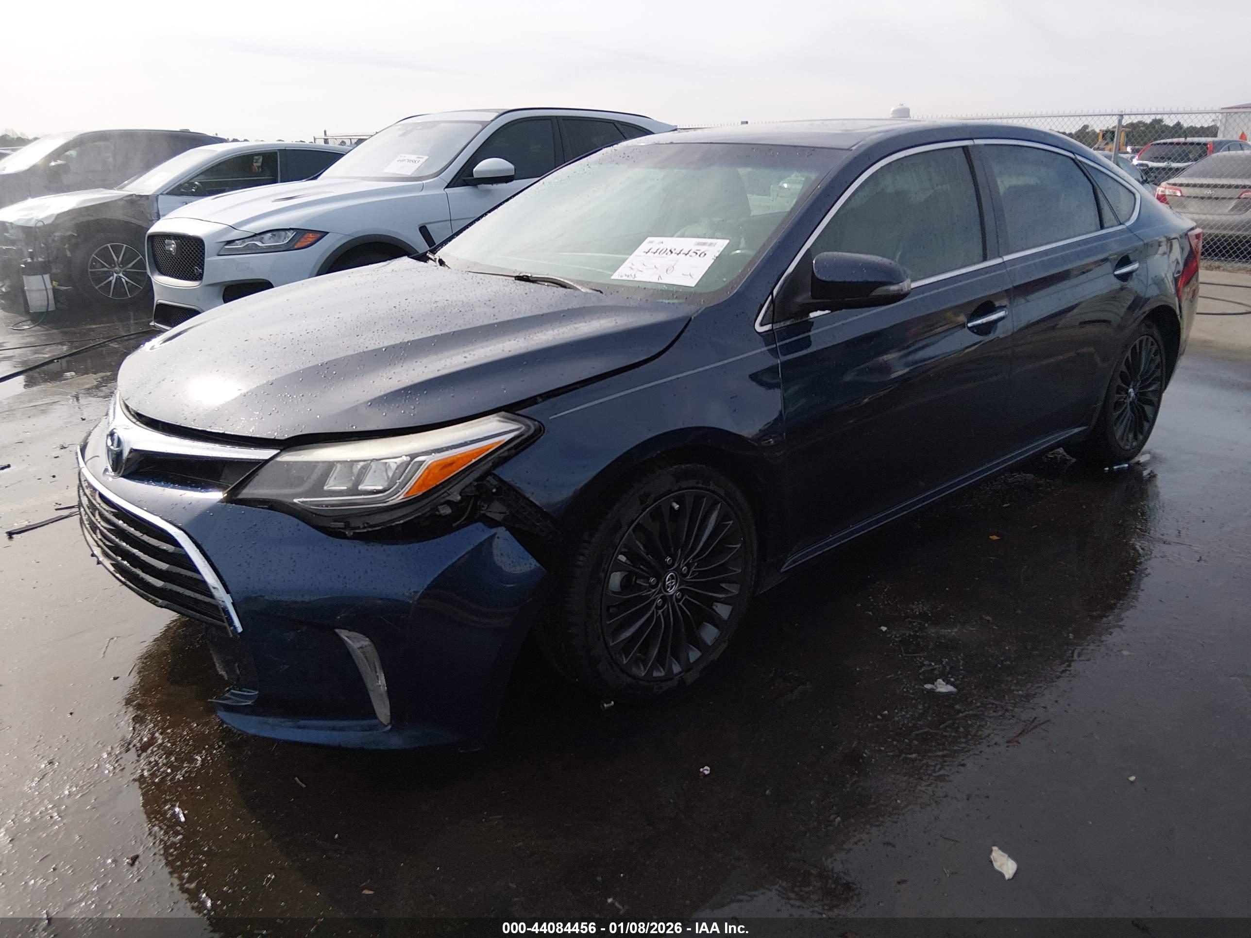 TOYOTA AVALON image 2
