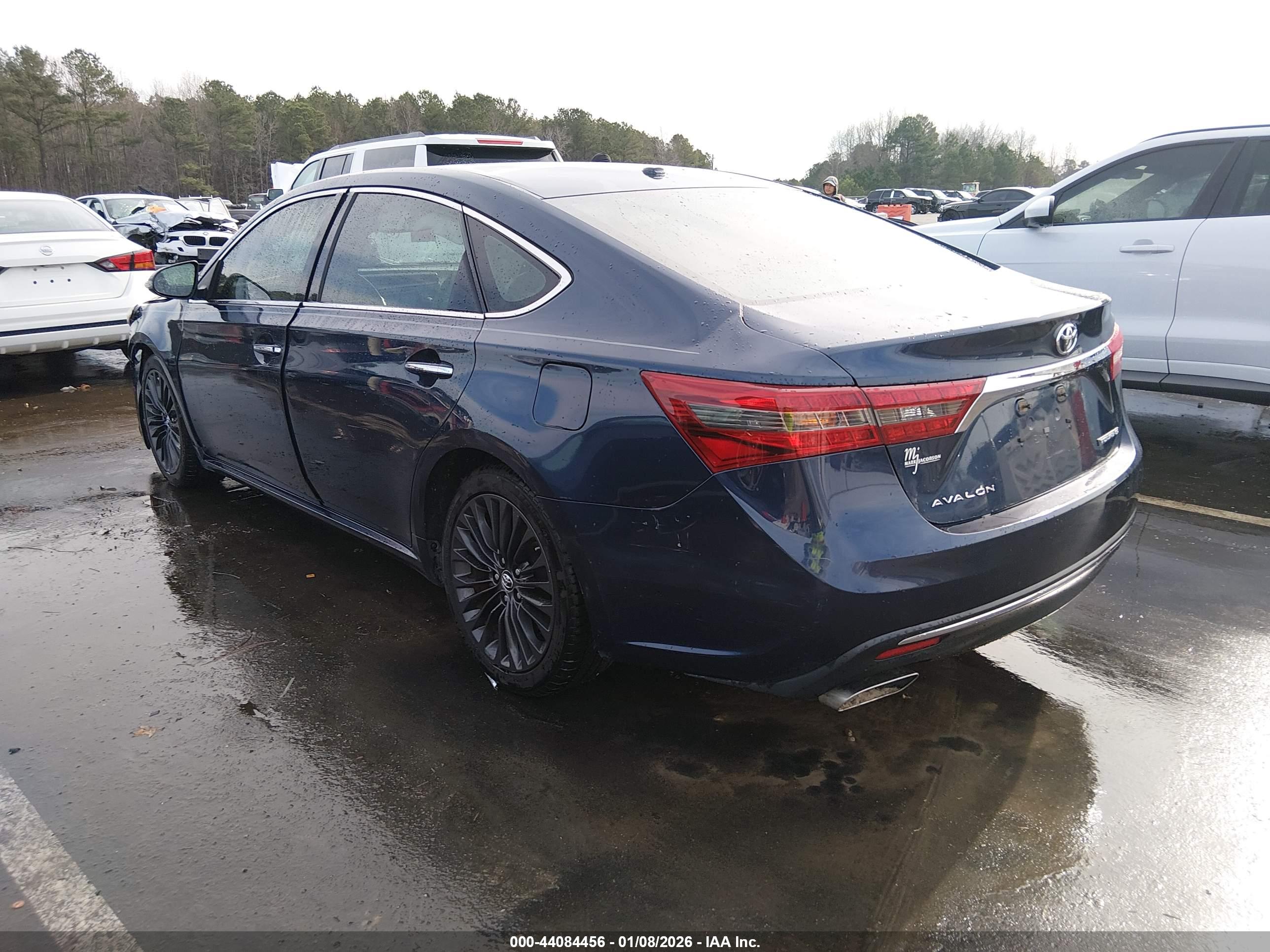TOYOTA AVALON image 3