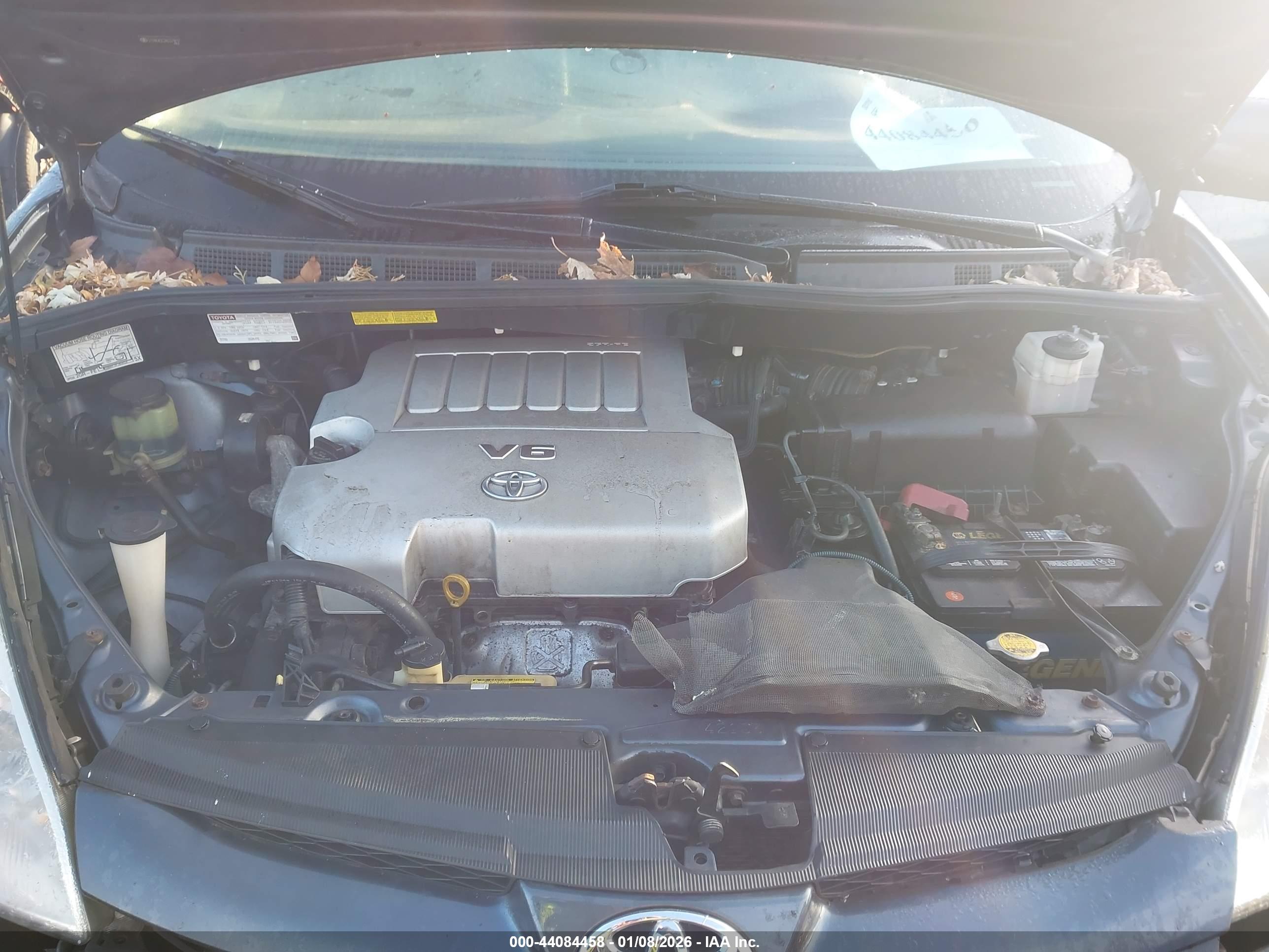 TOYOTA SIENNA image 10