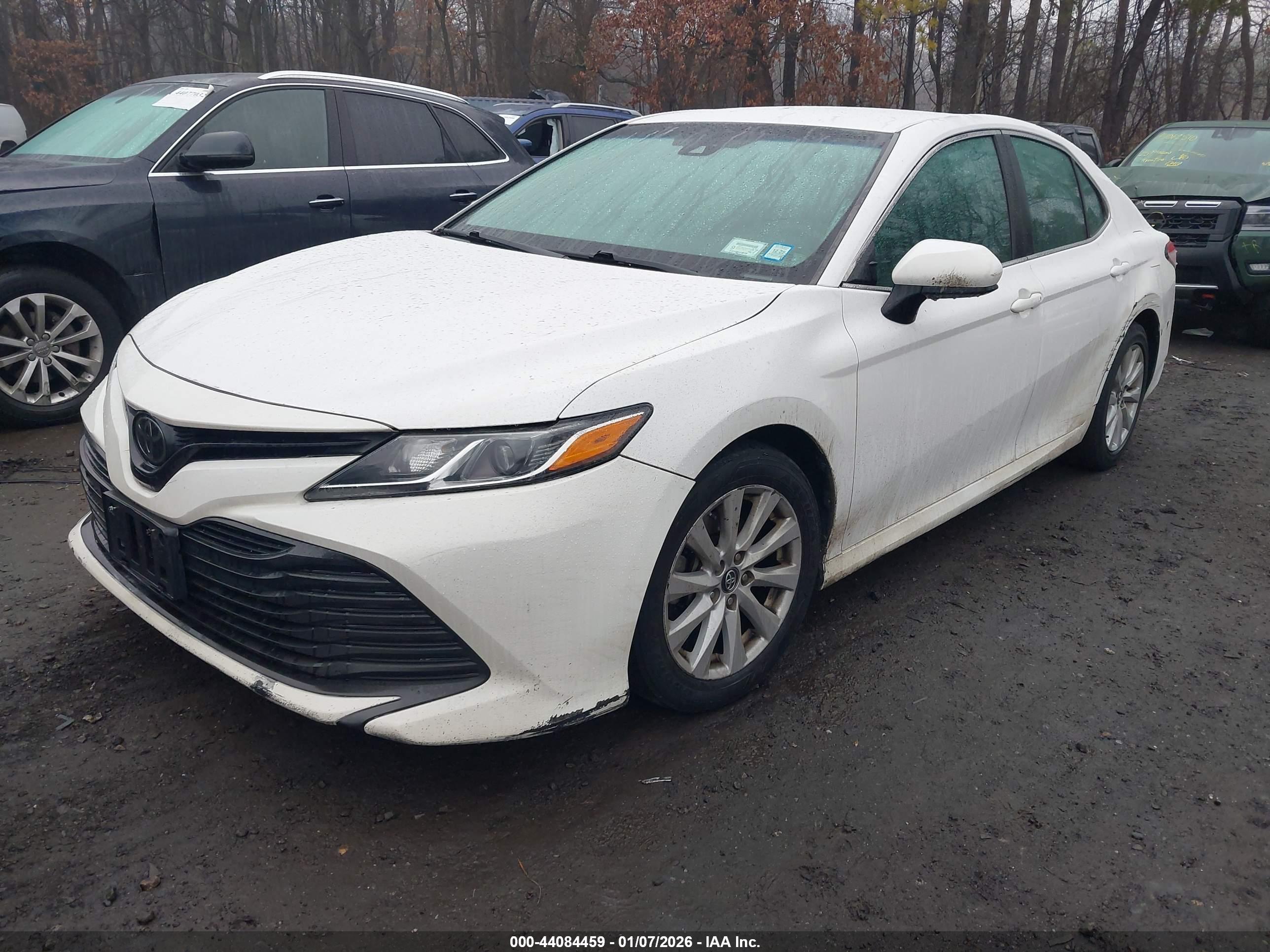 TOYOTA CAMRY image 2