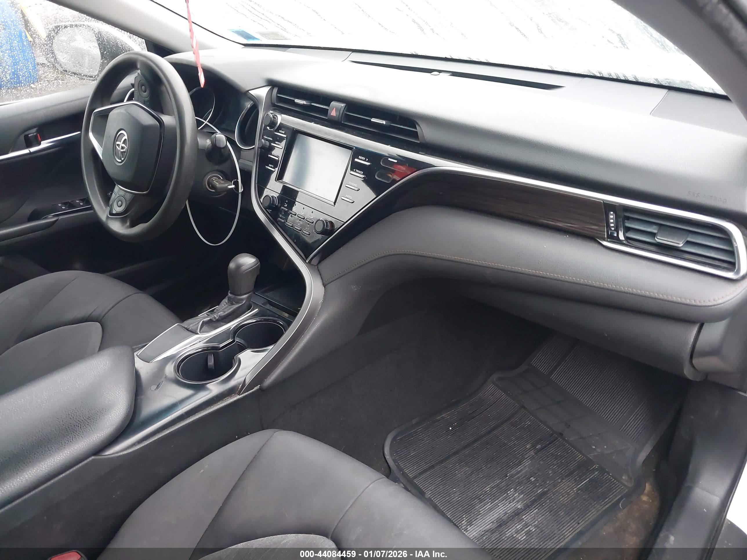 TOYOTA CAMRY image 5