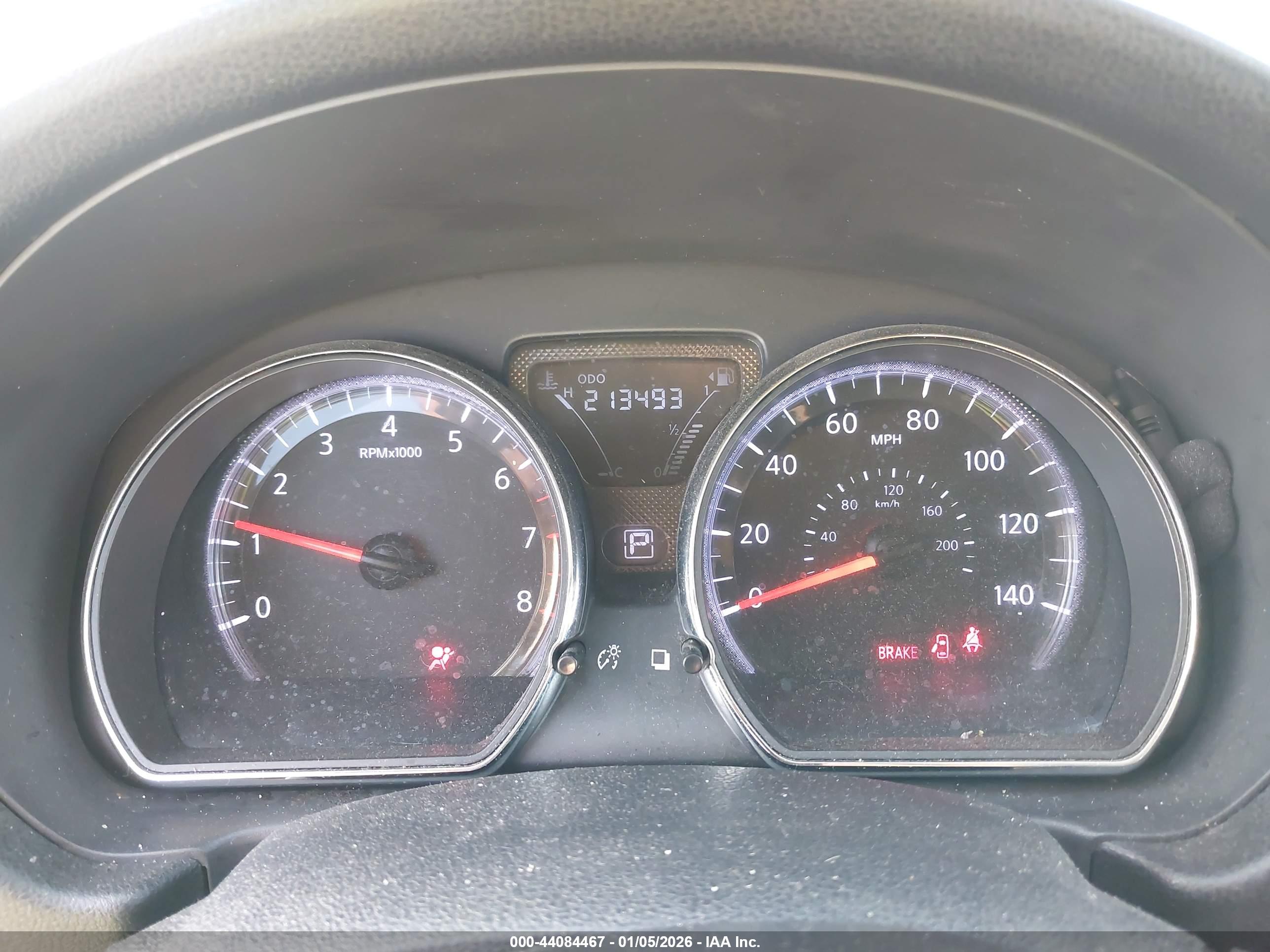 NISSAN VERSA image 7