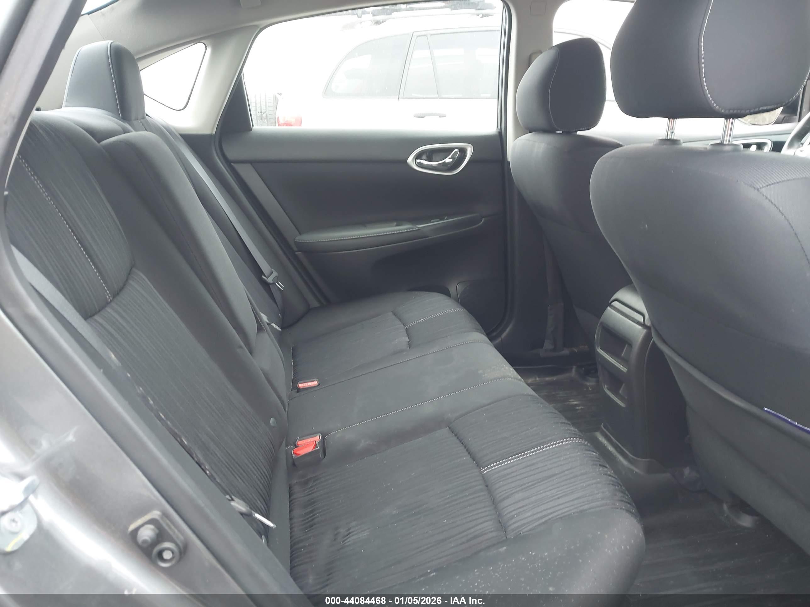 NISSAN SENTRA image 8