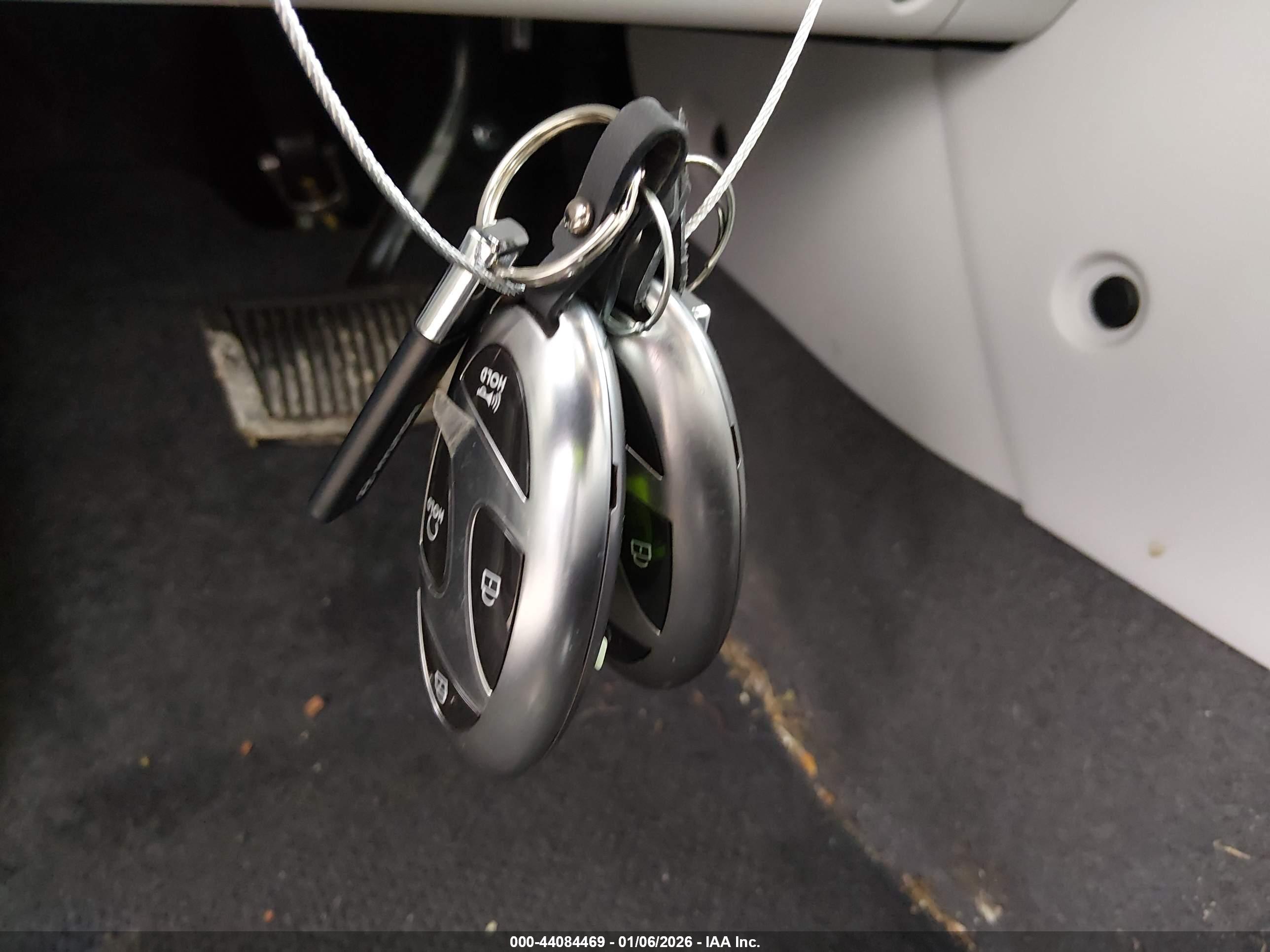 HYUNDAI KONA image 11