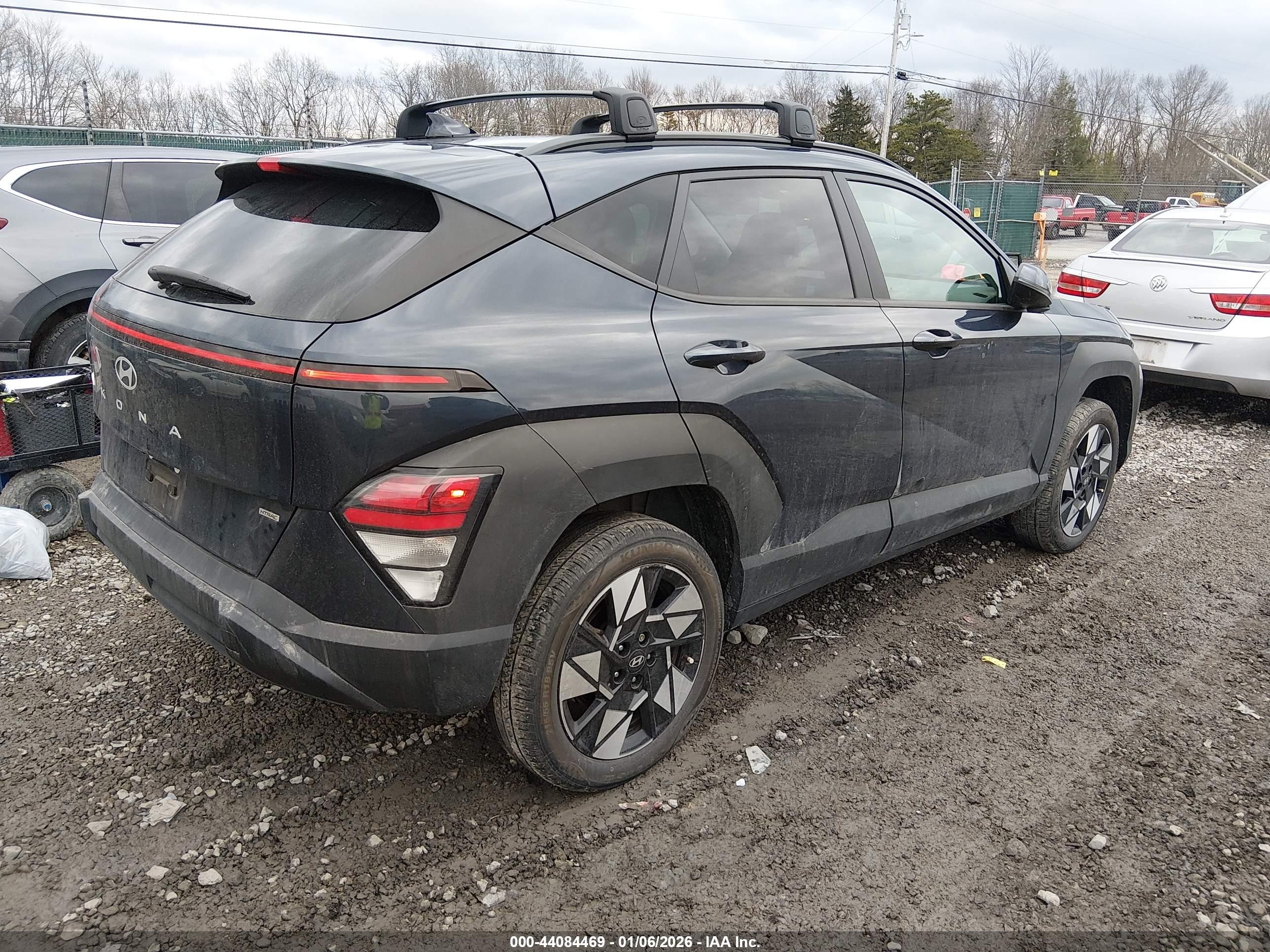 HYUNDAI KONA image 4